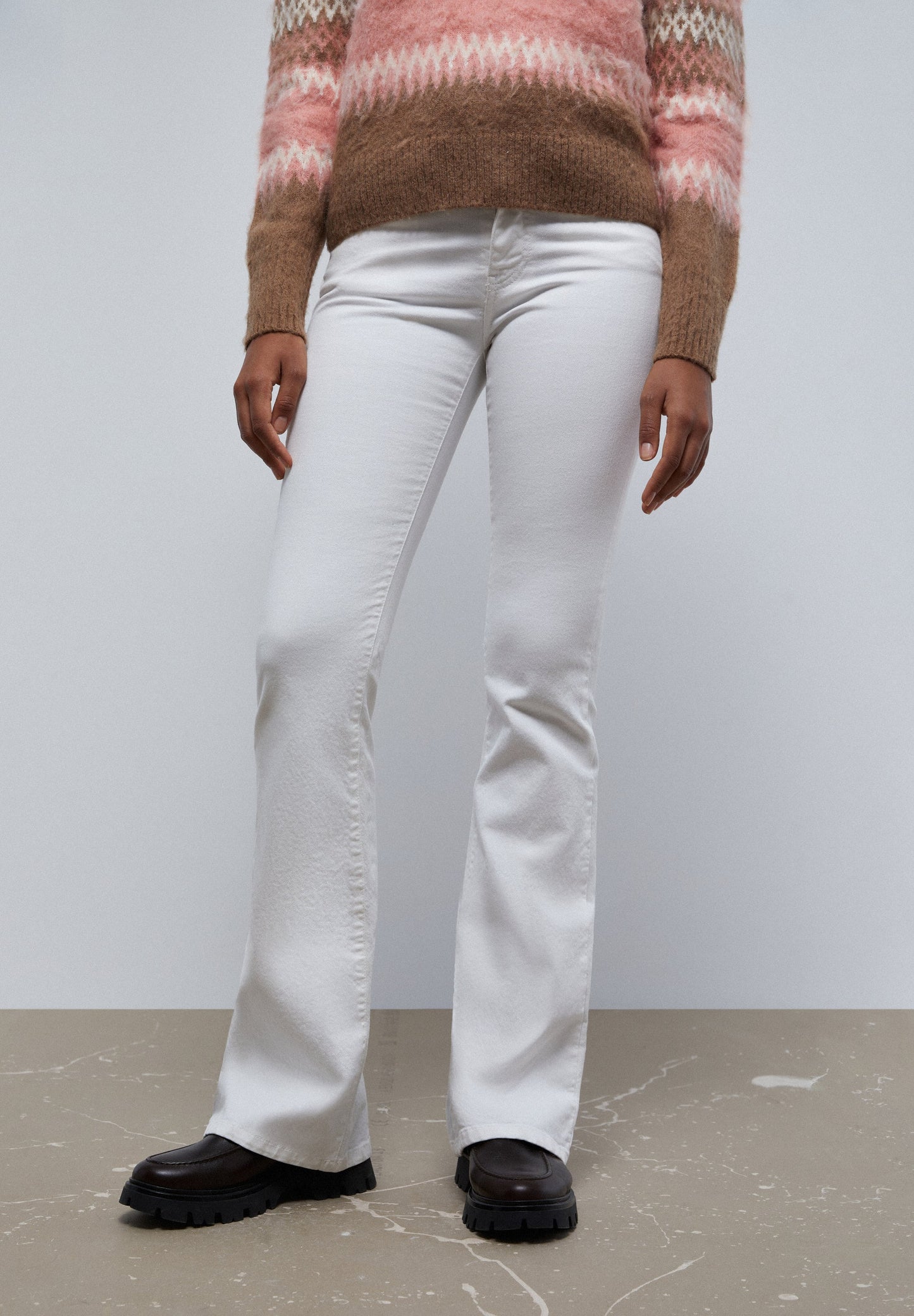 BOOTCUT JEANS