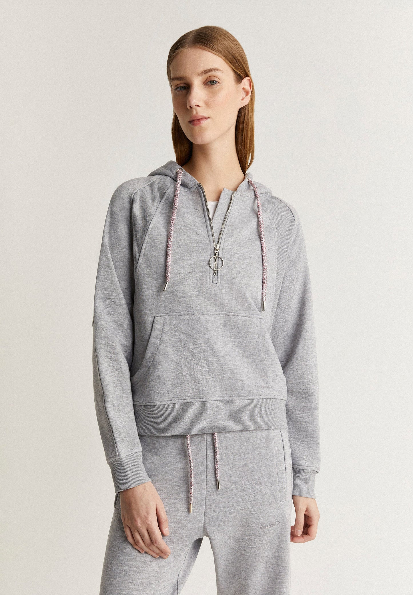 DRAWSTRING HOODIE