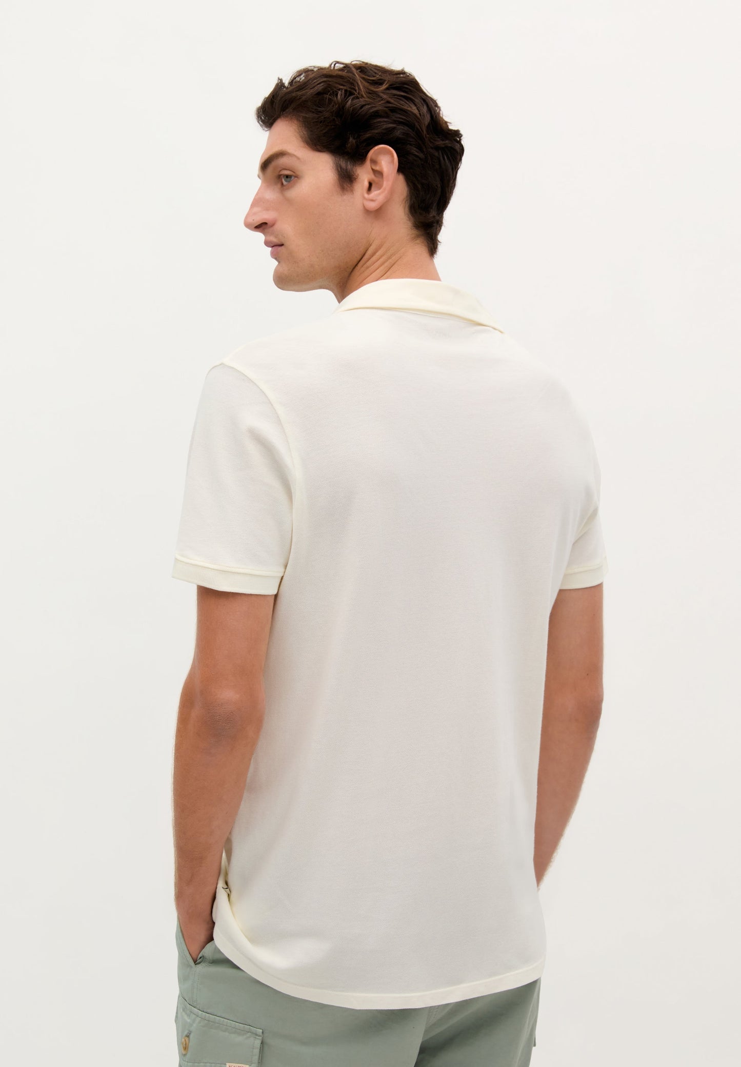 LIGHTWEIGHT PIQUÉ POLO SHIRT