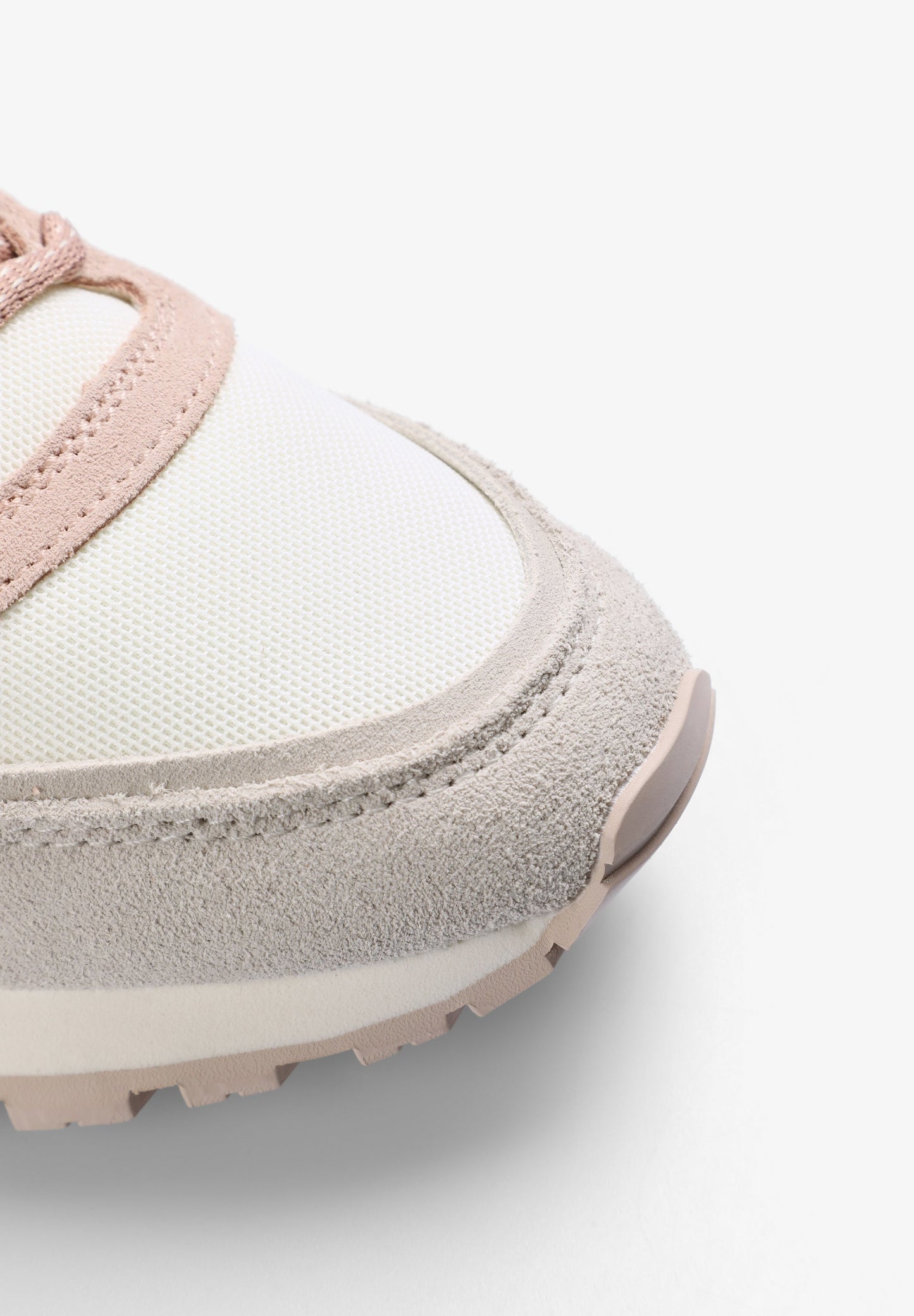 PRONOUNCED SOLE SKULL SNEAKERS