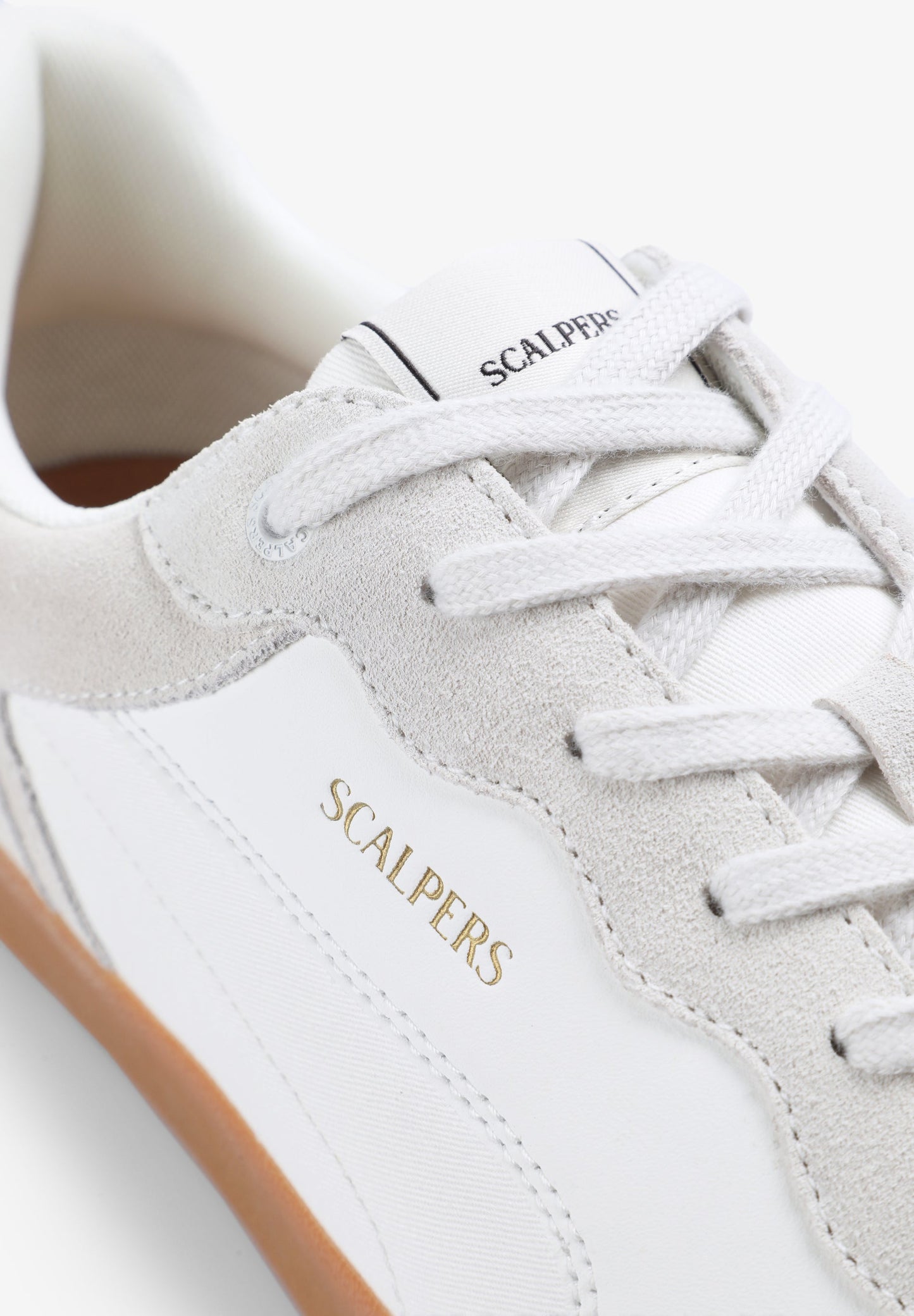 LOW-TOP SNEAKERS WITH SUEDE DETAILS