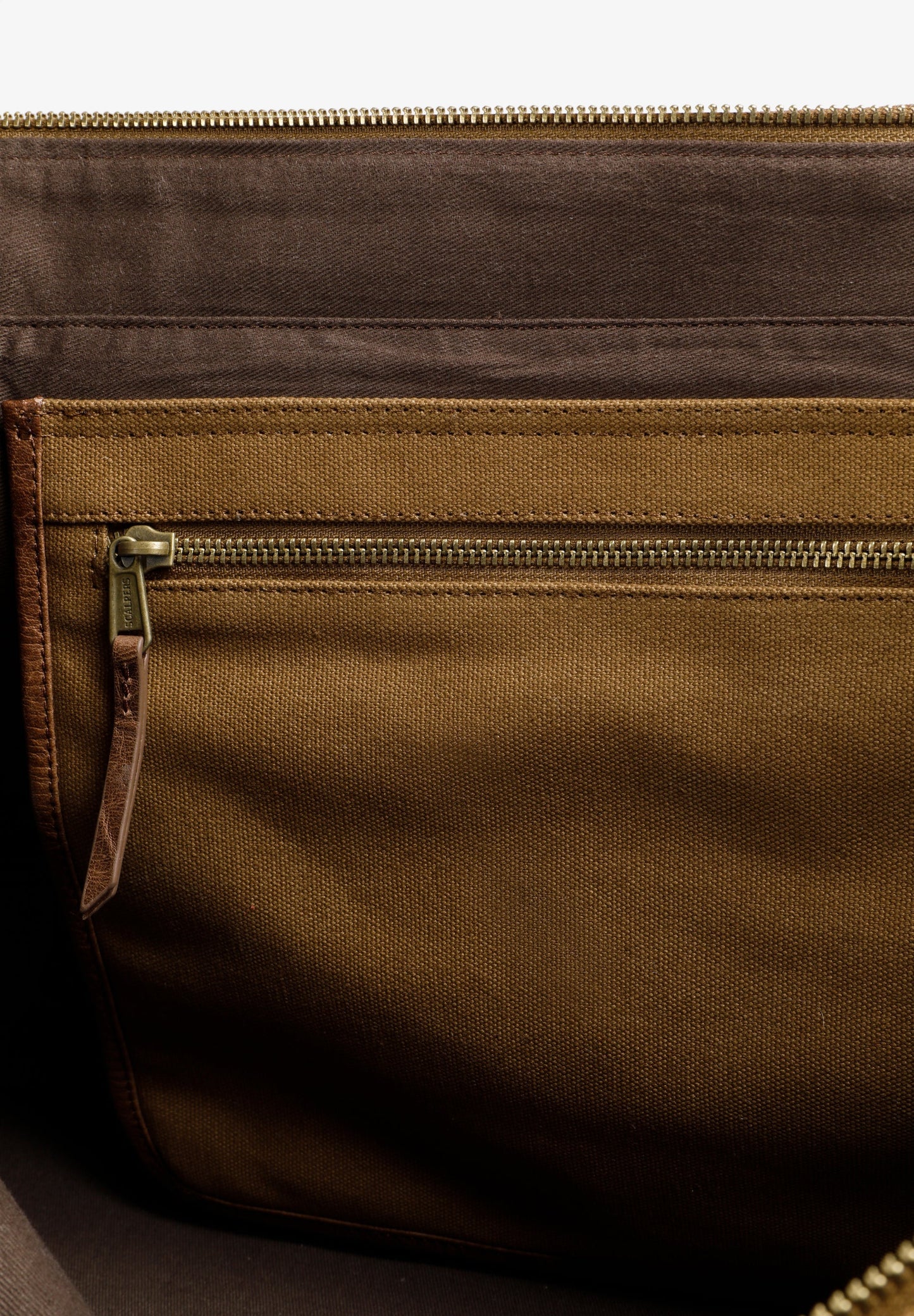 TRAVEL BAG WITH LEATHER DETAILS