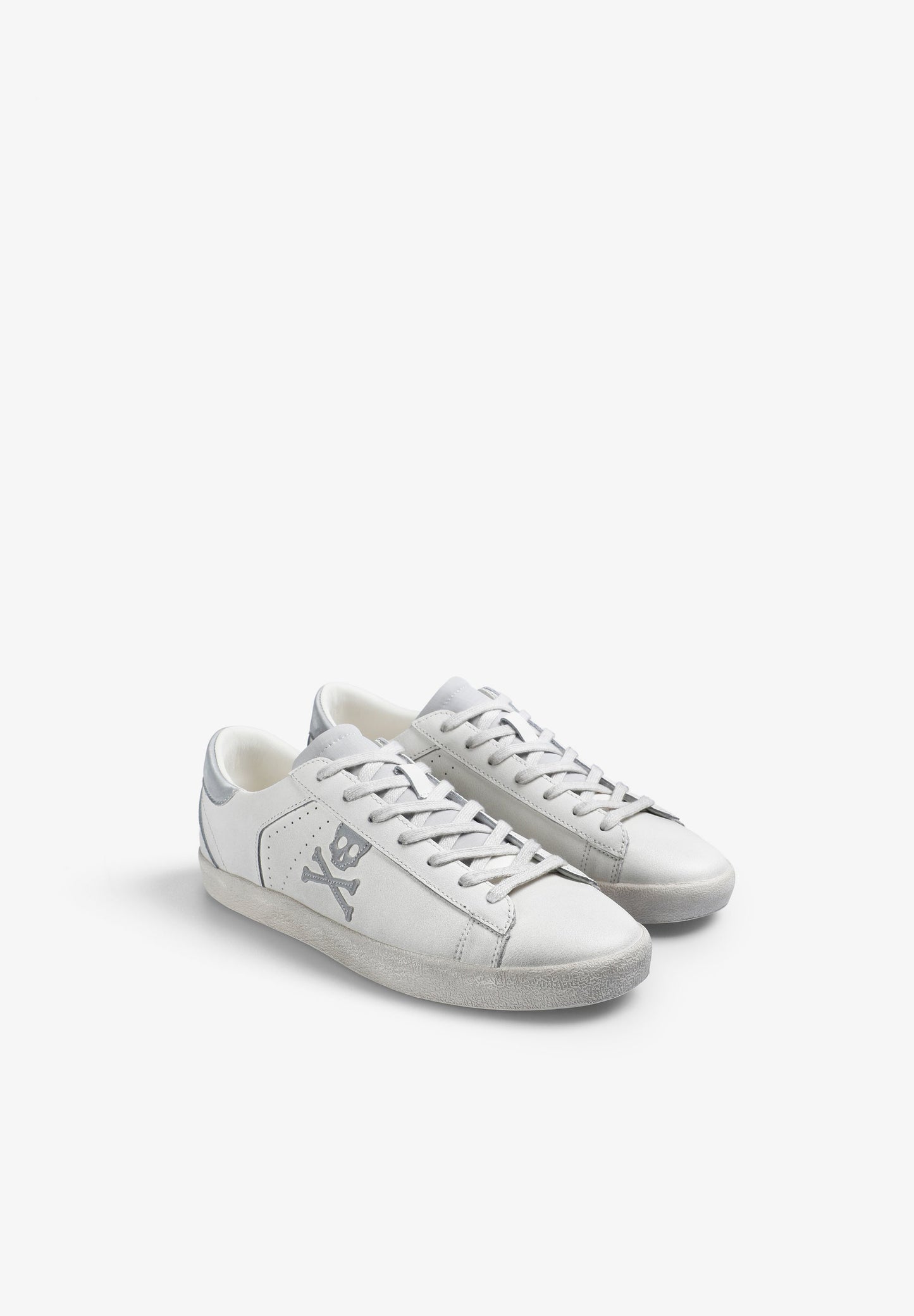 LOW TOP SNEAKERS WITH SIDE SKULL