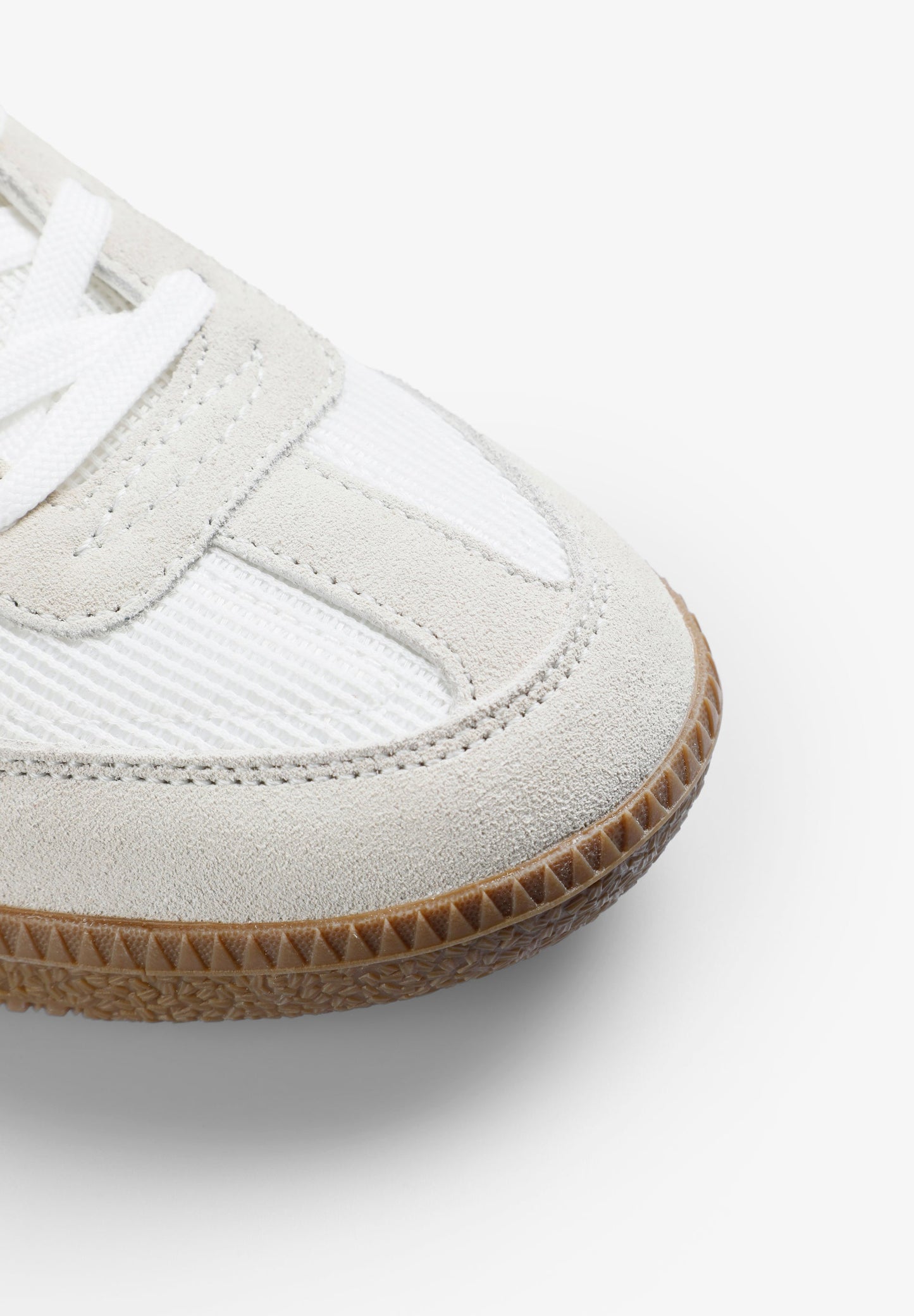 RETRO SNEAKERS