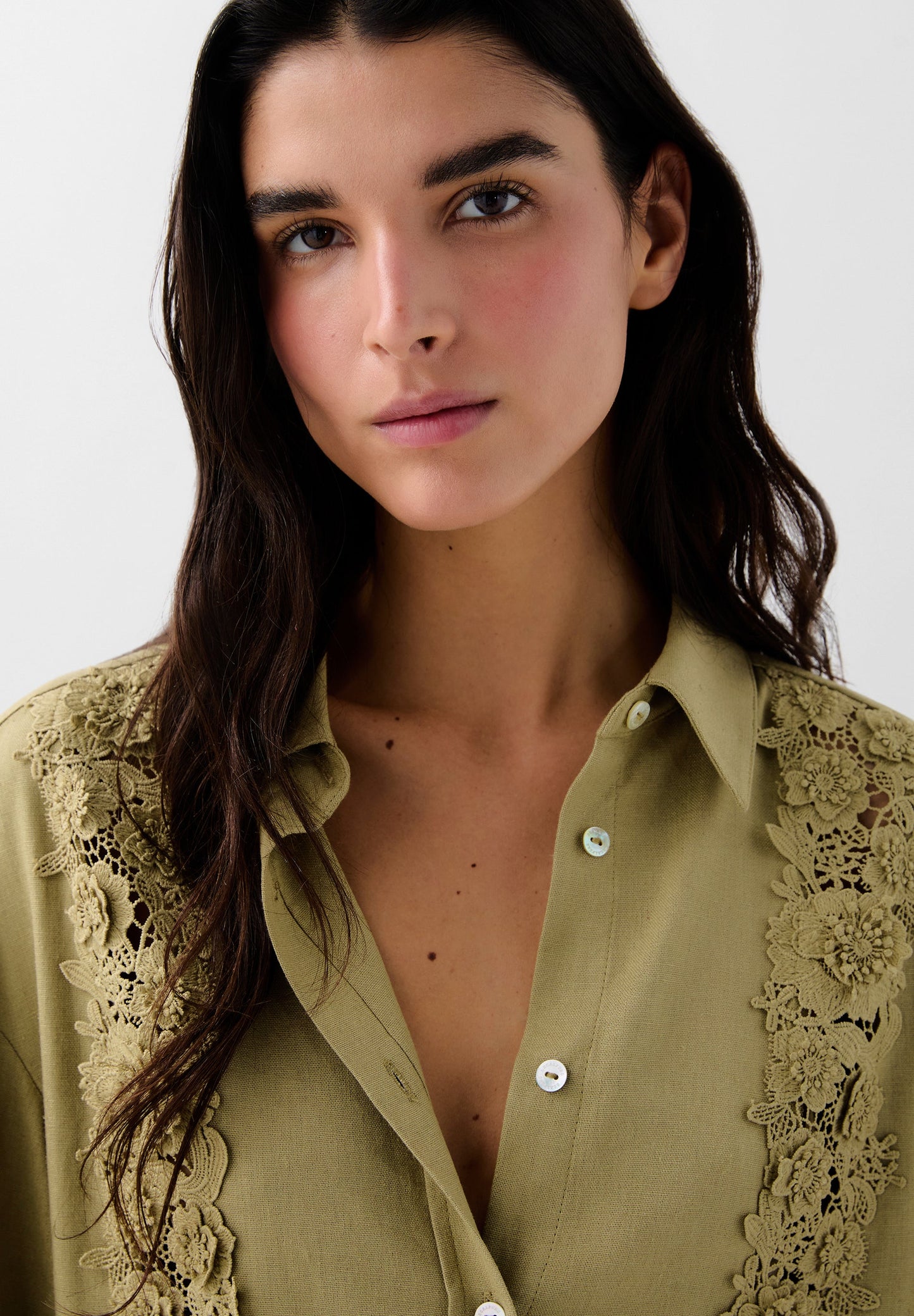 LACE DETAIL SHIRT