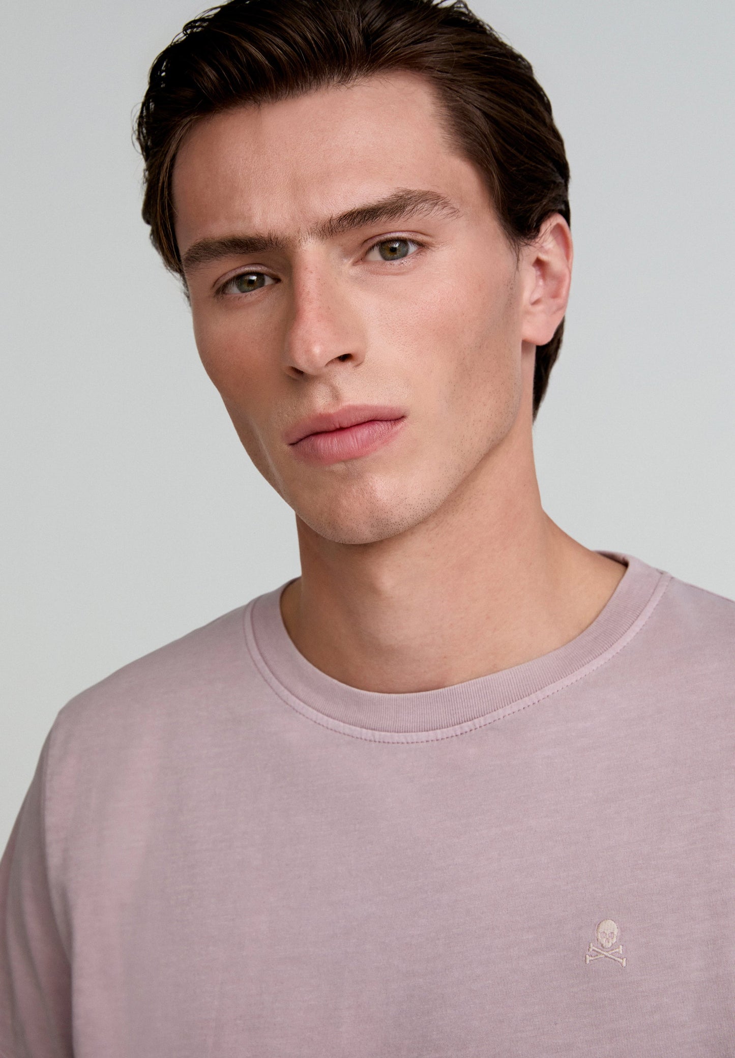 FADED T-SHIRT WITH EMBROIDERED SKULL