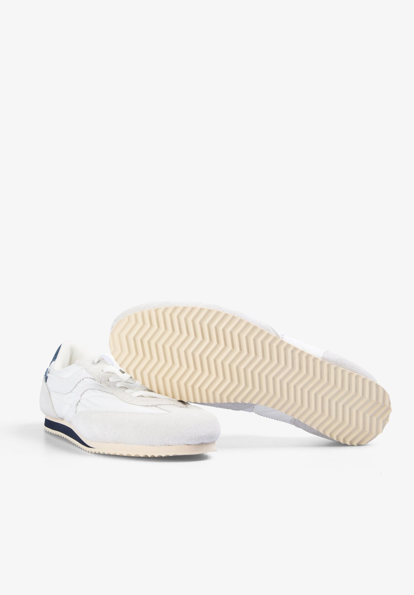 RETRO SNEAKERS
