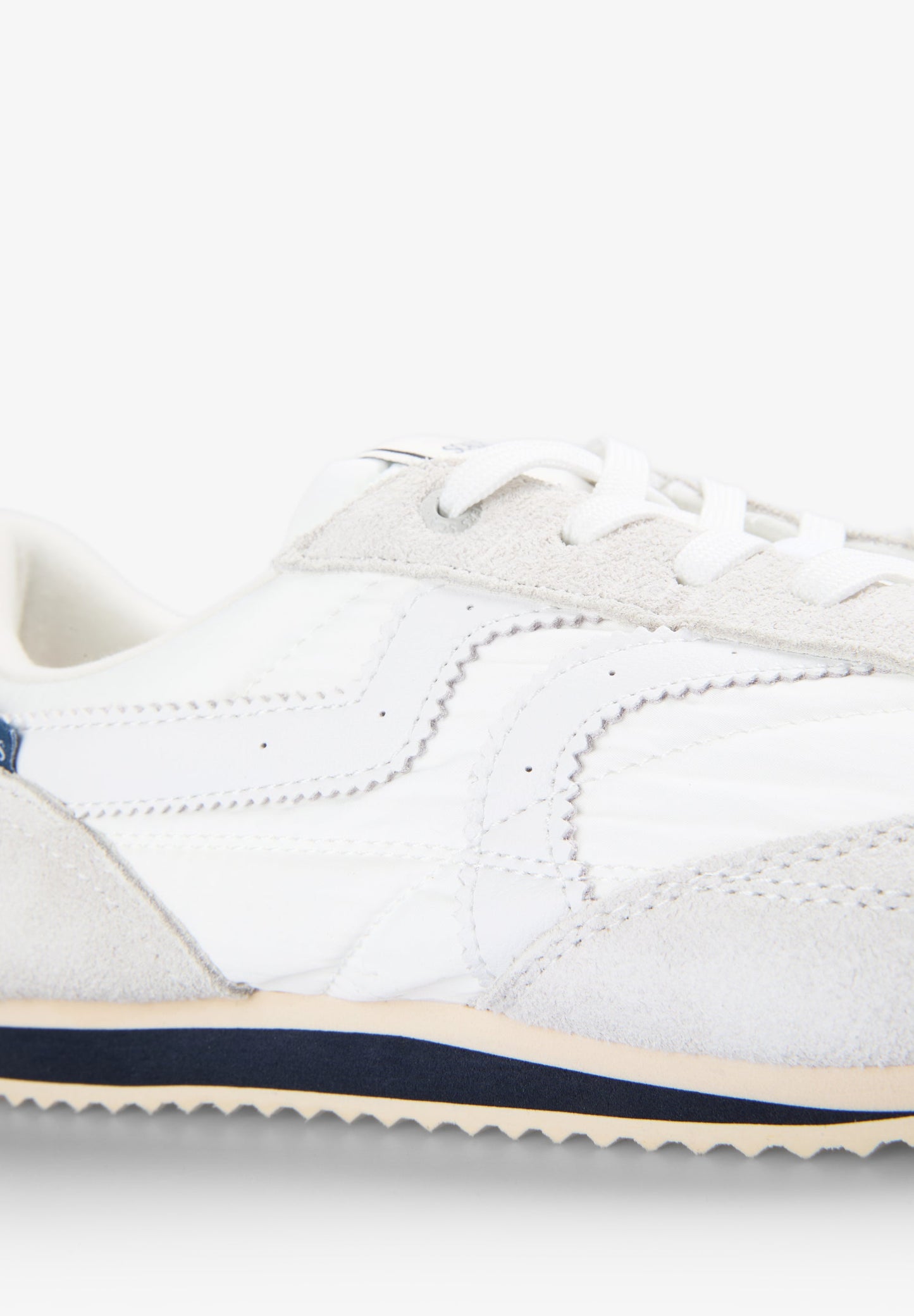 RETRO SNEAKERS
