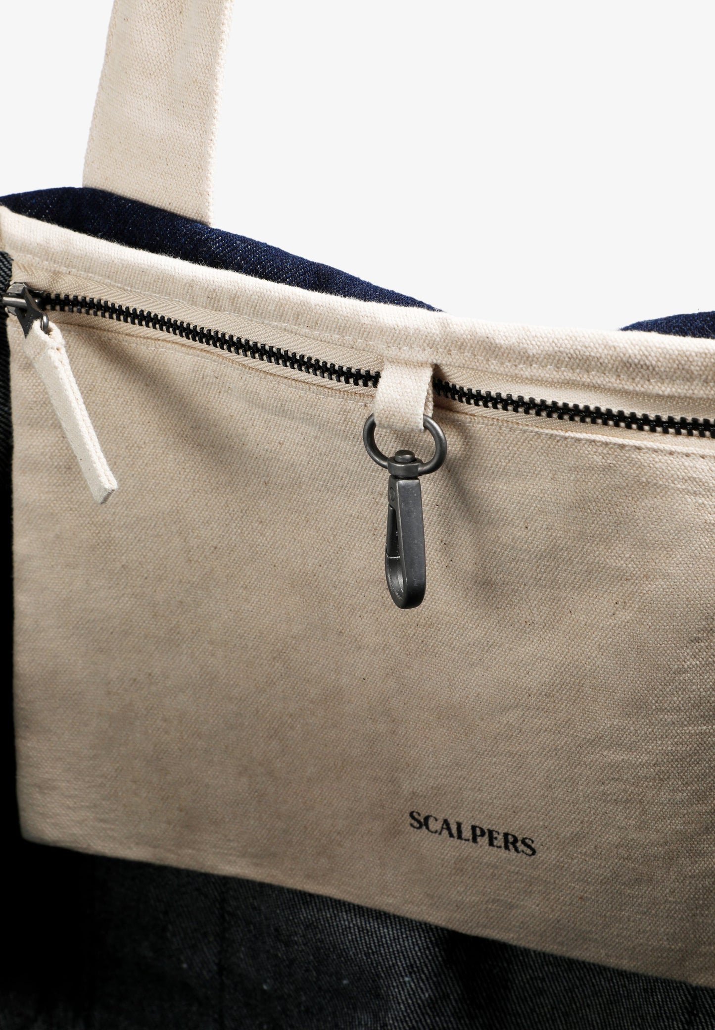 TWO-TONE TRAVEL BAG