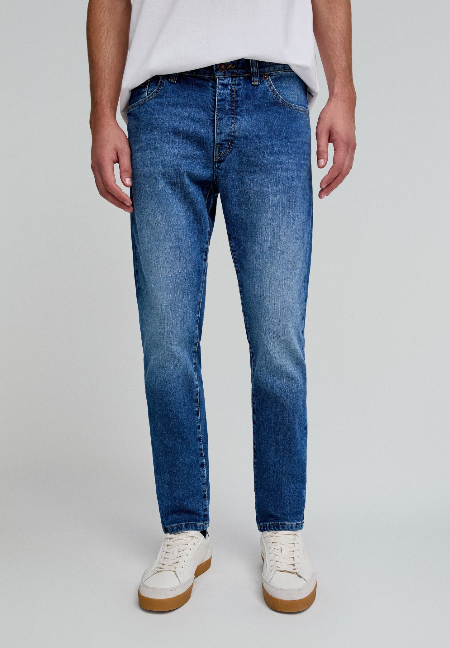 BASIC SLIM FIT JEANS