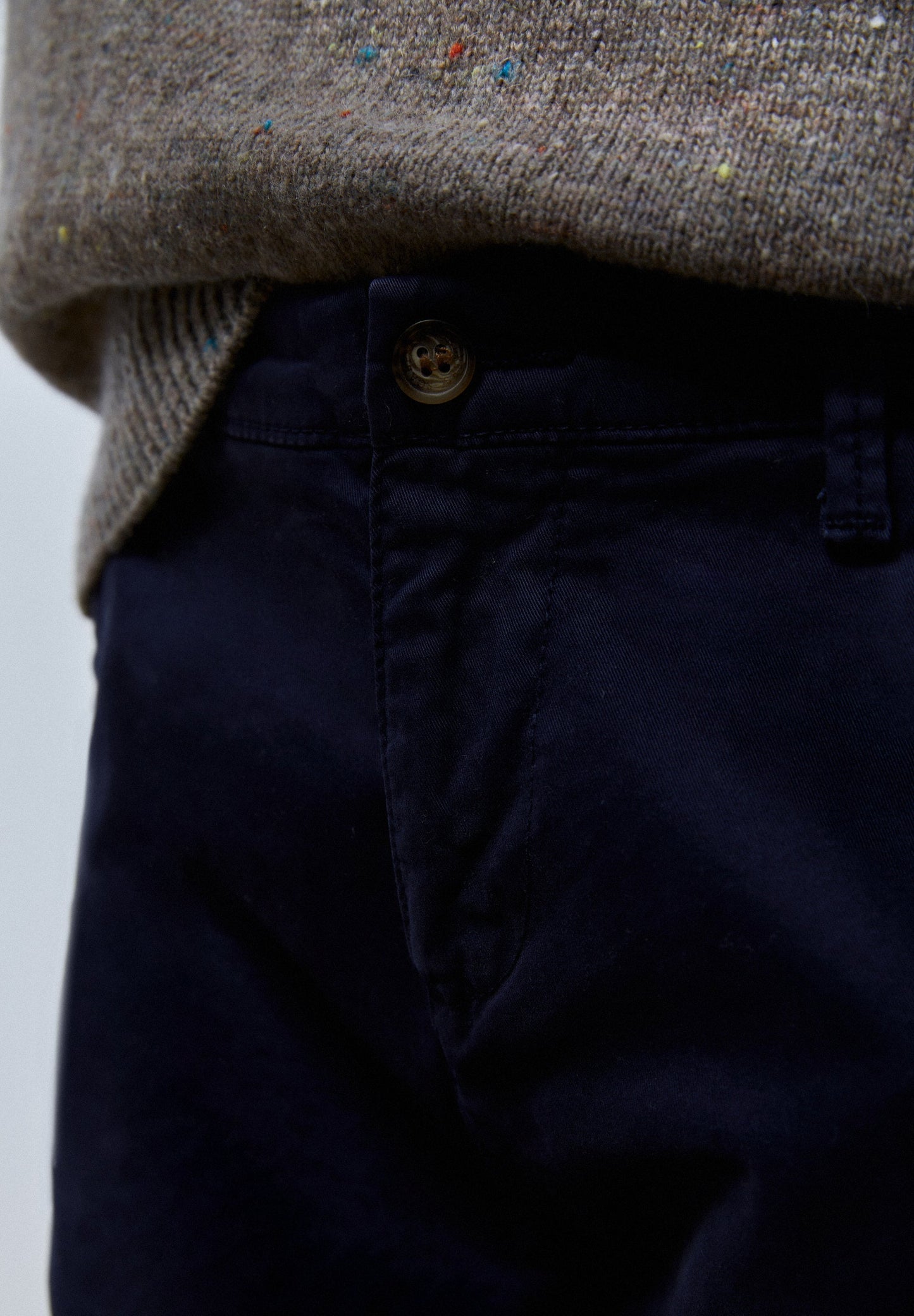 REGULAR FIT CHINO TROUSERS