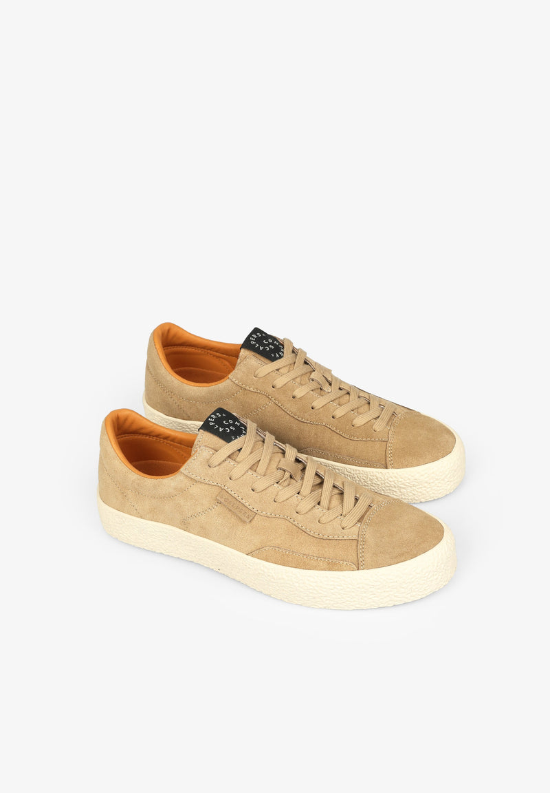 LOW TOP SNEAKERS WITH PRONOUNCED SOLE