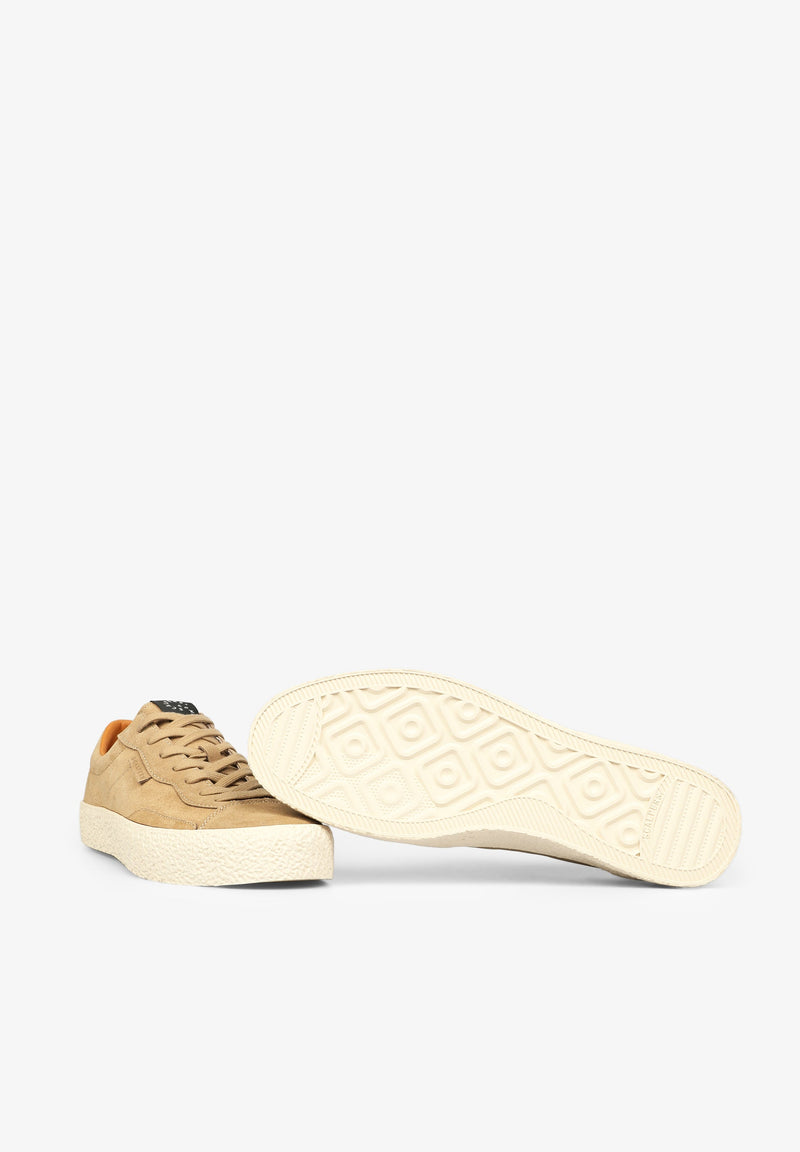 LOW TOP SNEAKERS WITH PRONOUNCED SOLE