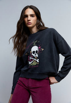 FADED SWEATSHIRT WITH FRONT SKULL