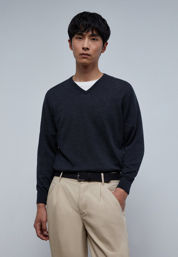 V-NECK WOOL SWEATER