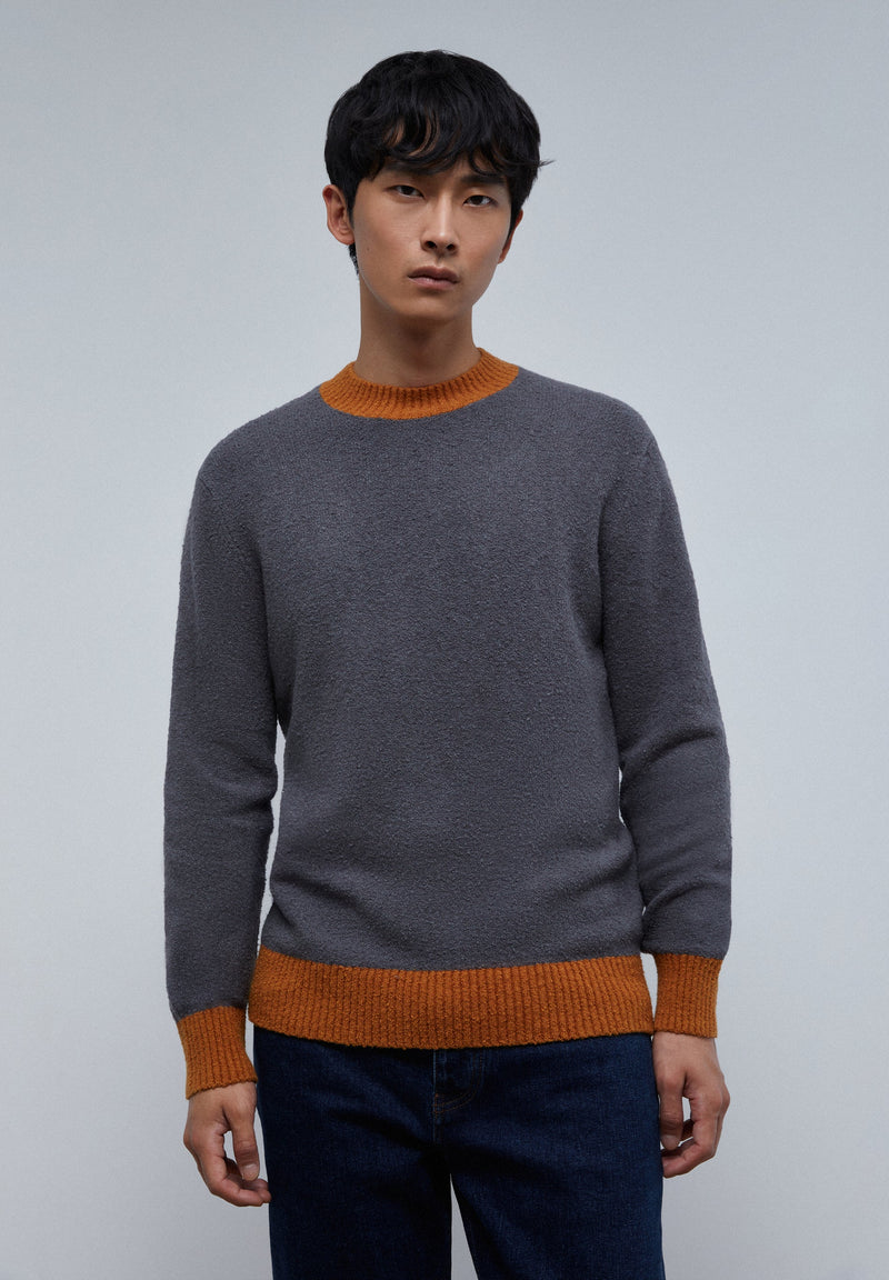 KNIT SWEATER WITH CONTRAST DETAIL