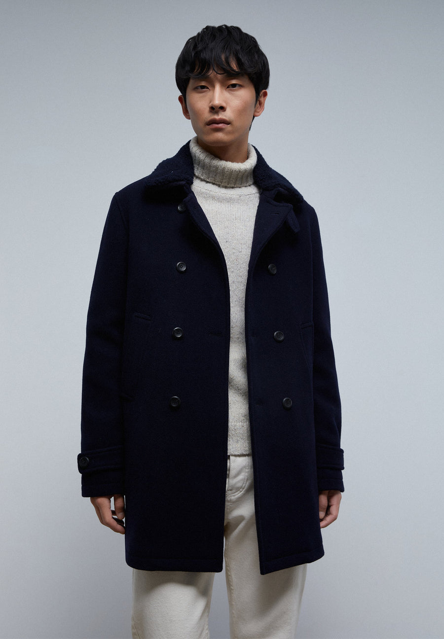 COAT WITH DETACHABLE SHEARLING COLLAR DETAIL