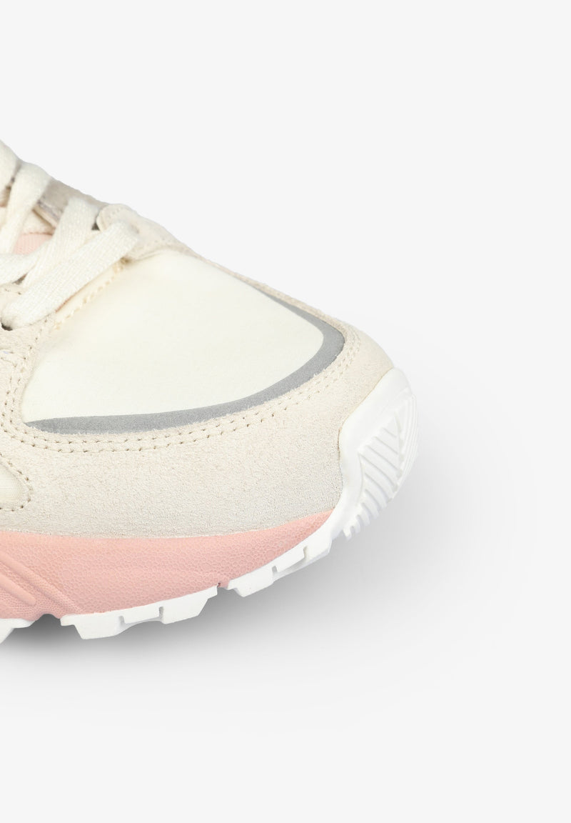 LIGHTWEIGHT SNEAKERS WITH PRONOUNCED SOLE
