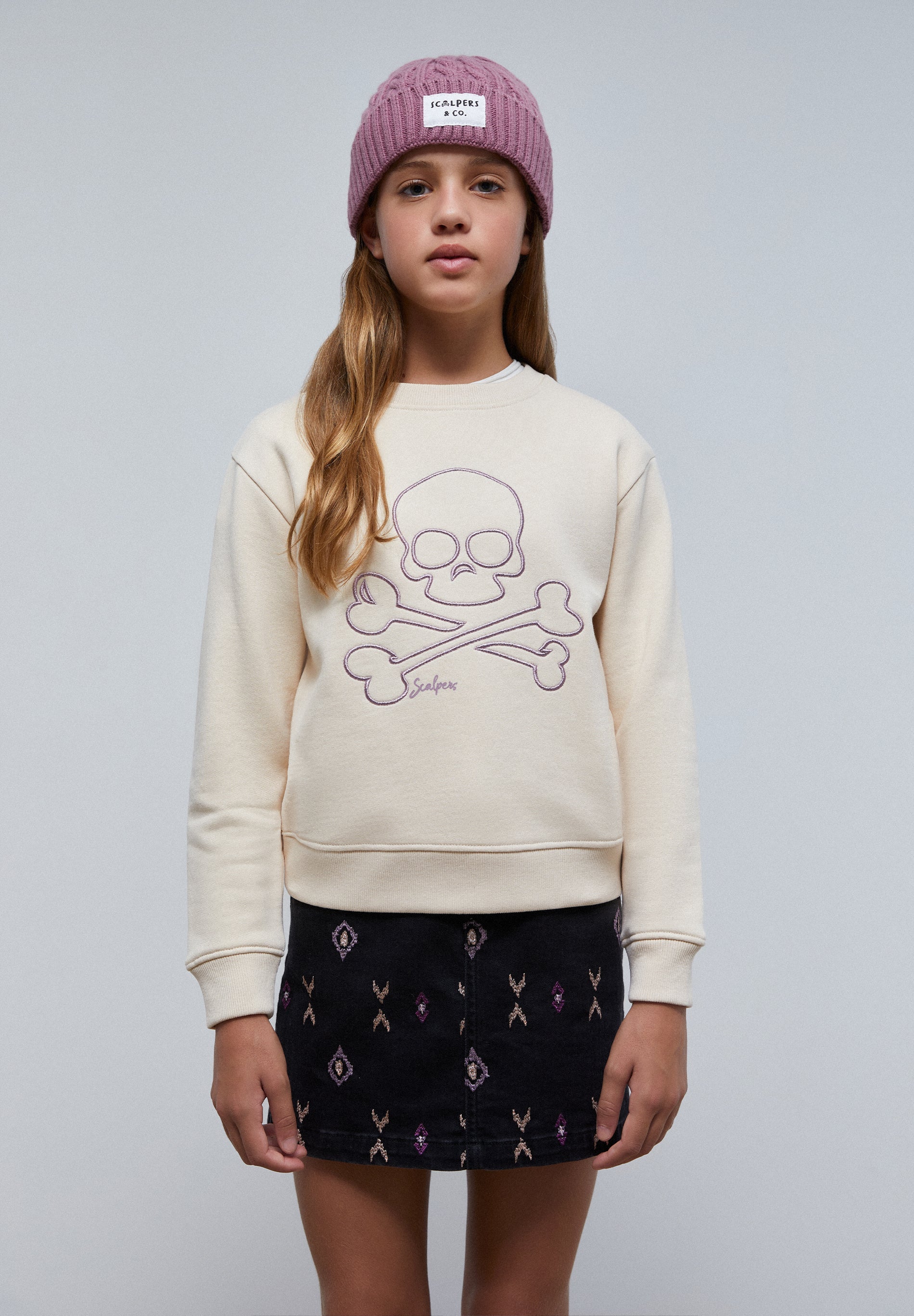 SWEATSHIRT WITH EMBROIDERED SKULL