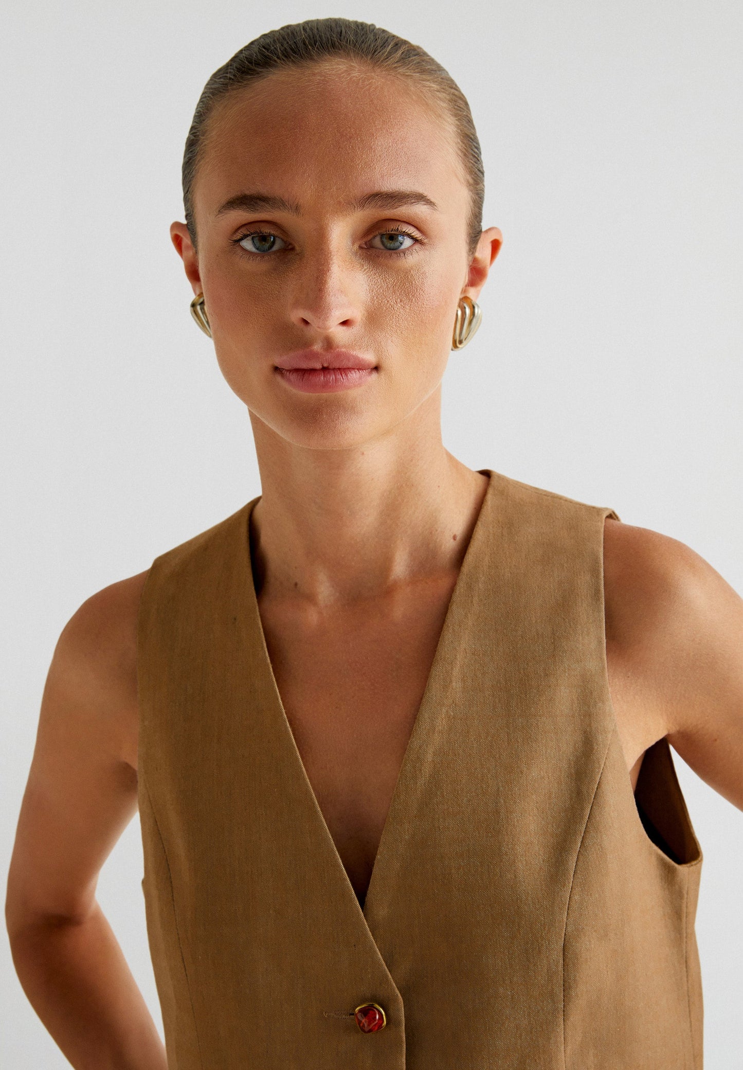 CROPPED WAISTCOAT WITH GEM BUTTONS