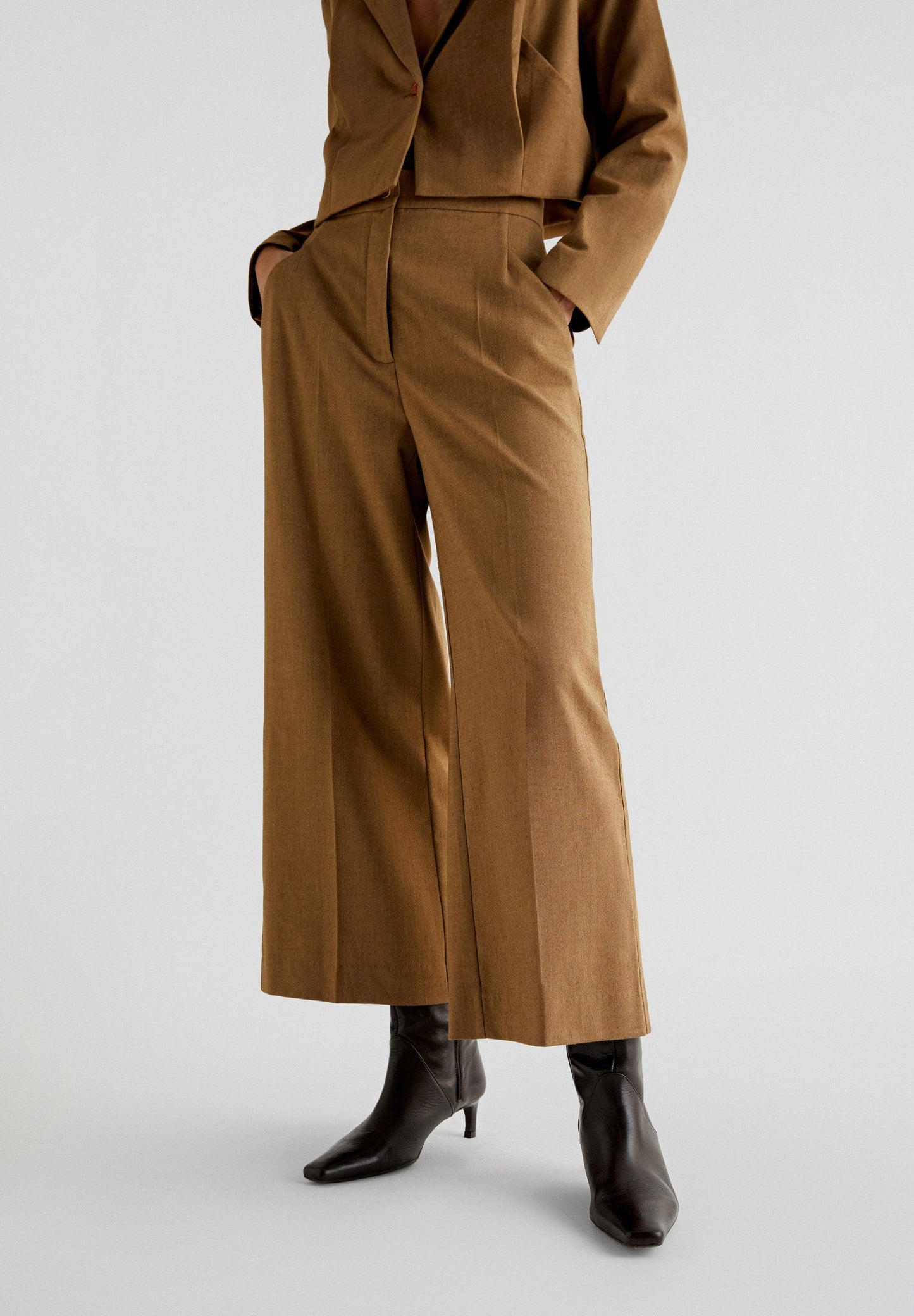 CULOTTES WITH DARTS