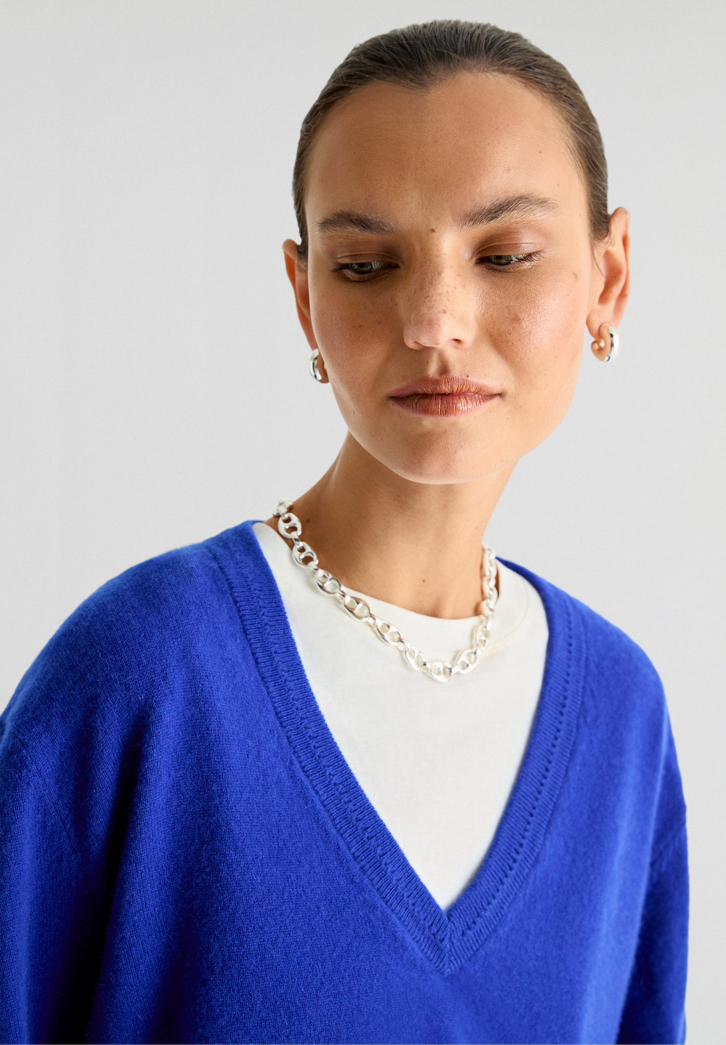 V-NECK CASHMERE SWEATER