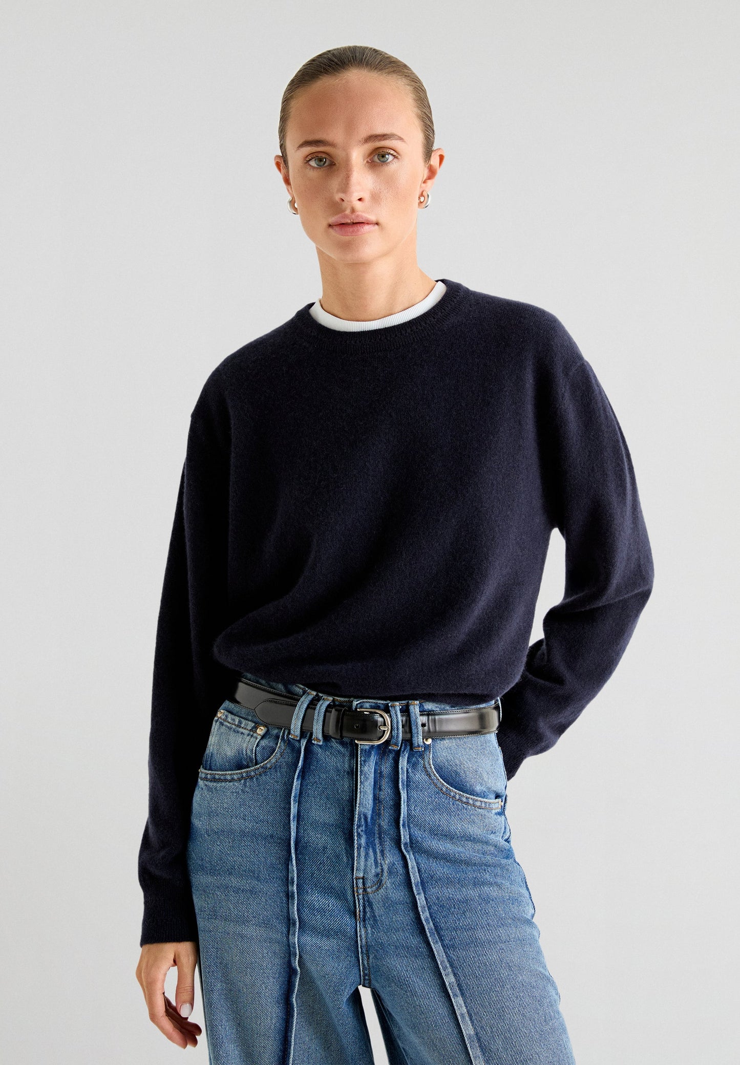 CASHMERE ROUND NECK SWEATER