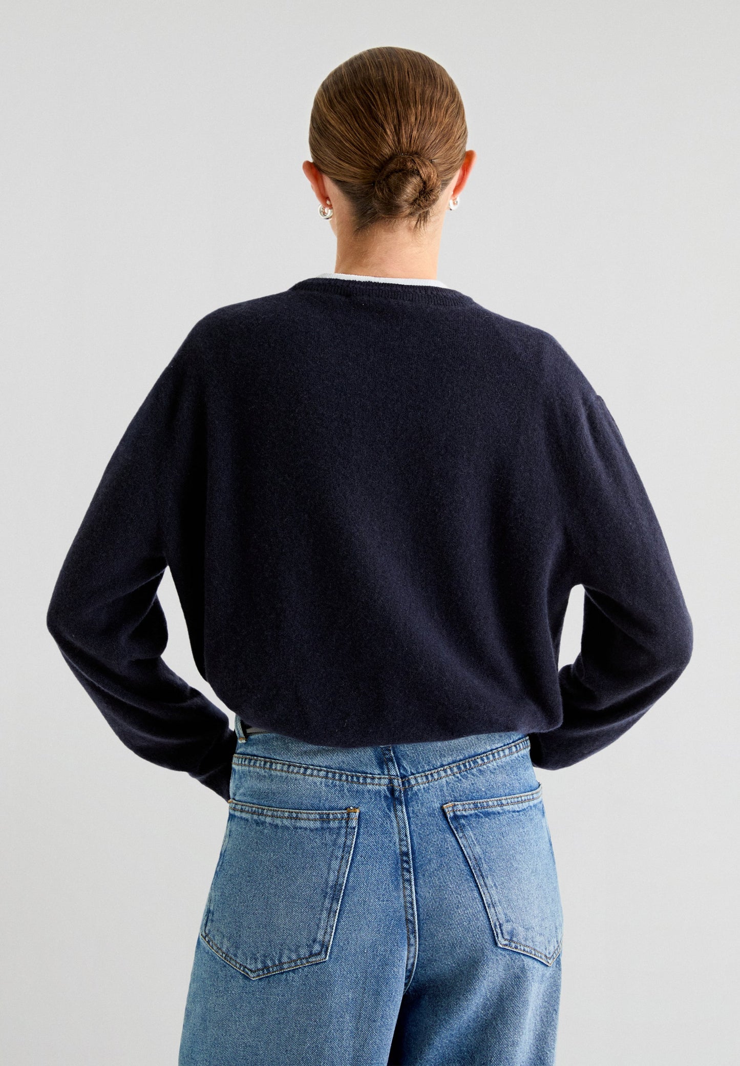 CASHMERE ROUND NECK SWEATER