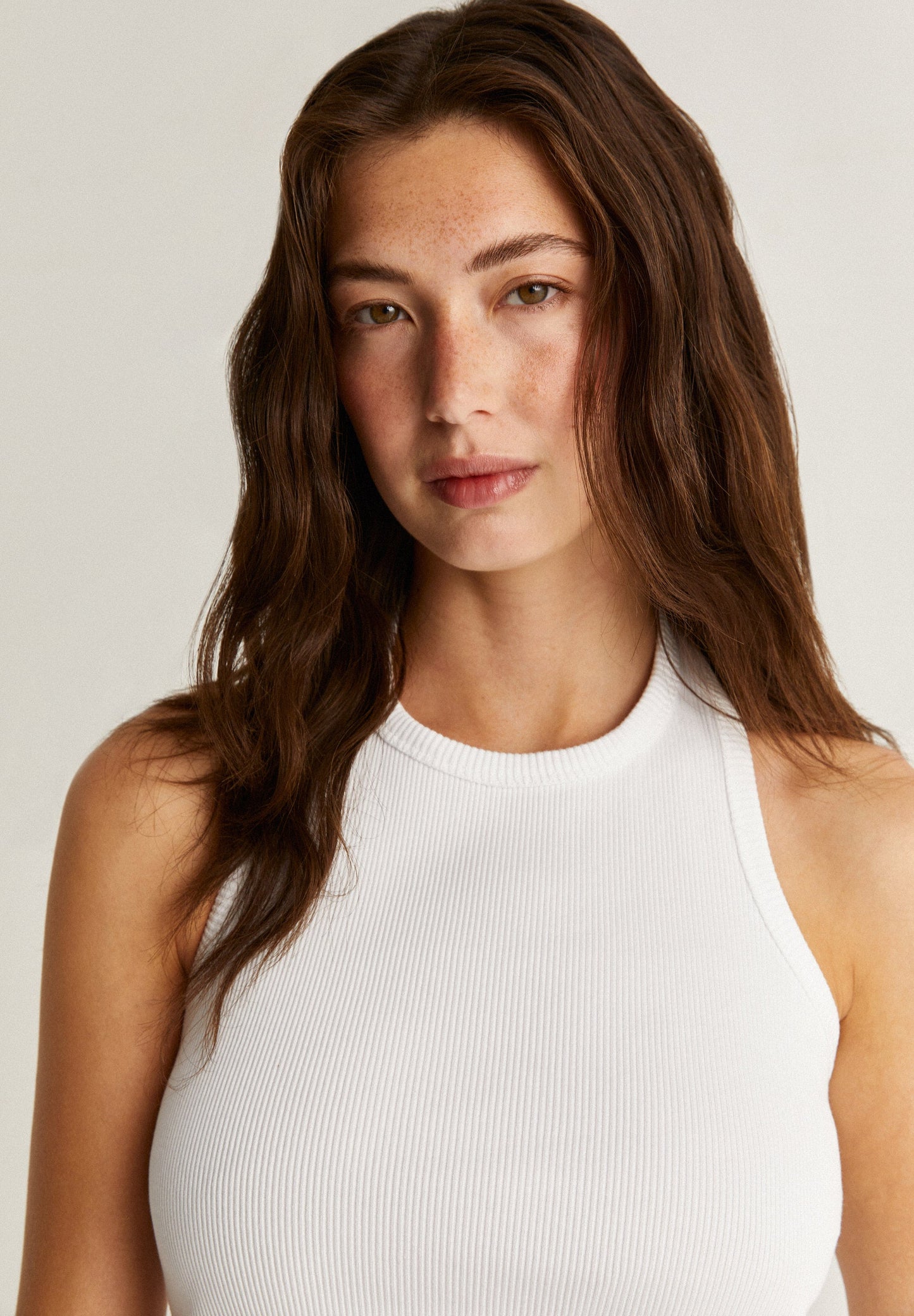 CROPPED RIBBED HALTER NECK TOP