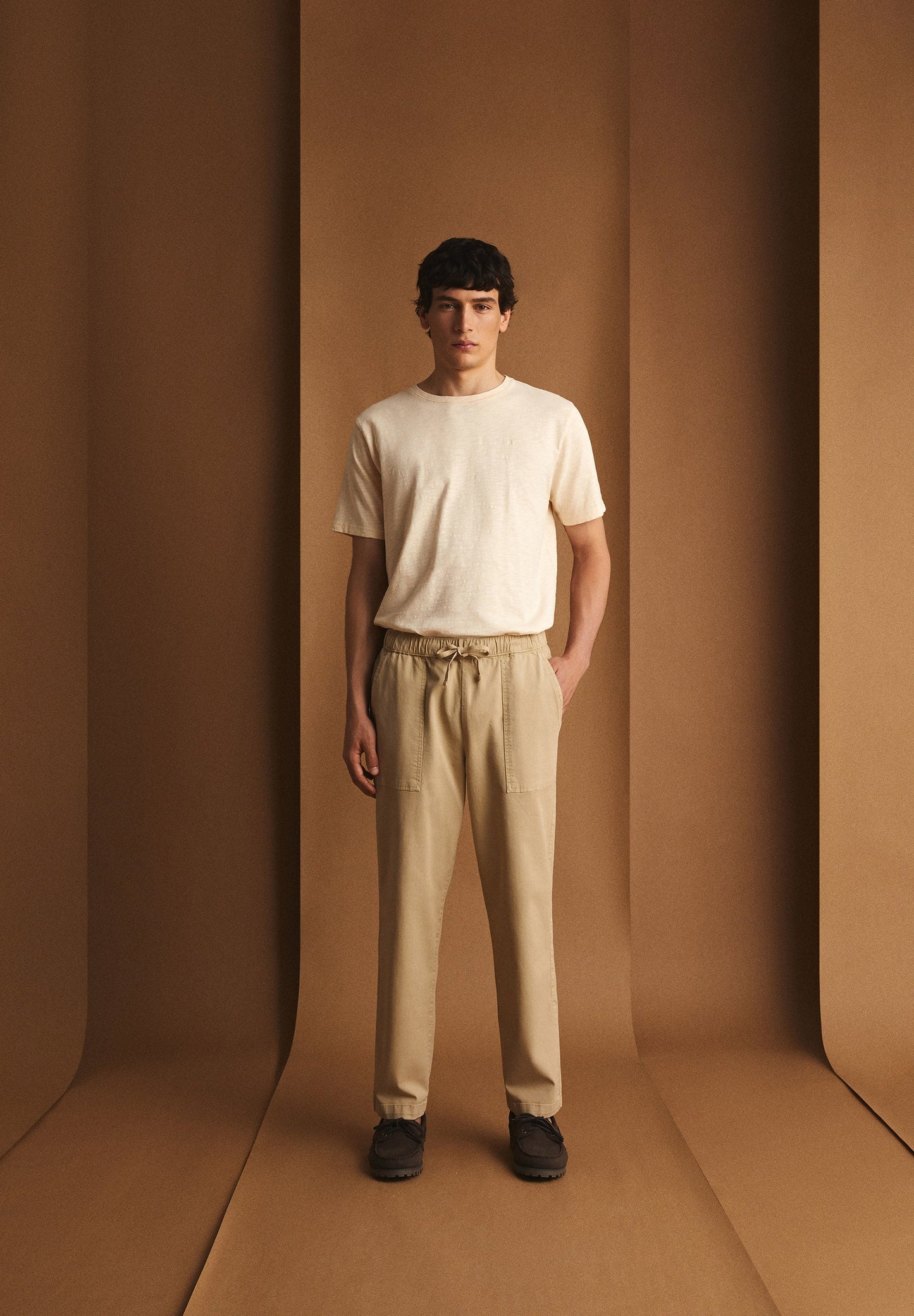 RELAXED FIT TROUSERS WITH ELASTICATED WAISTBAND