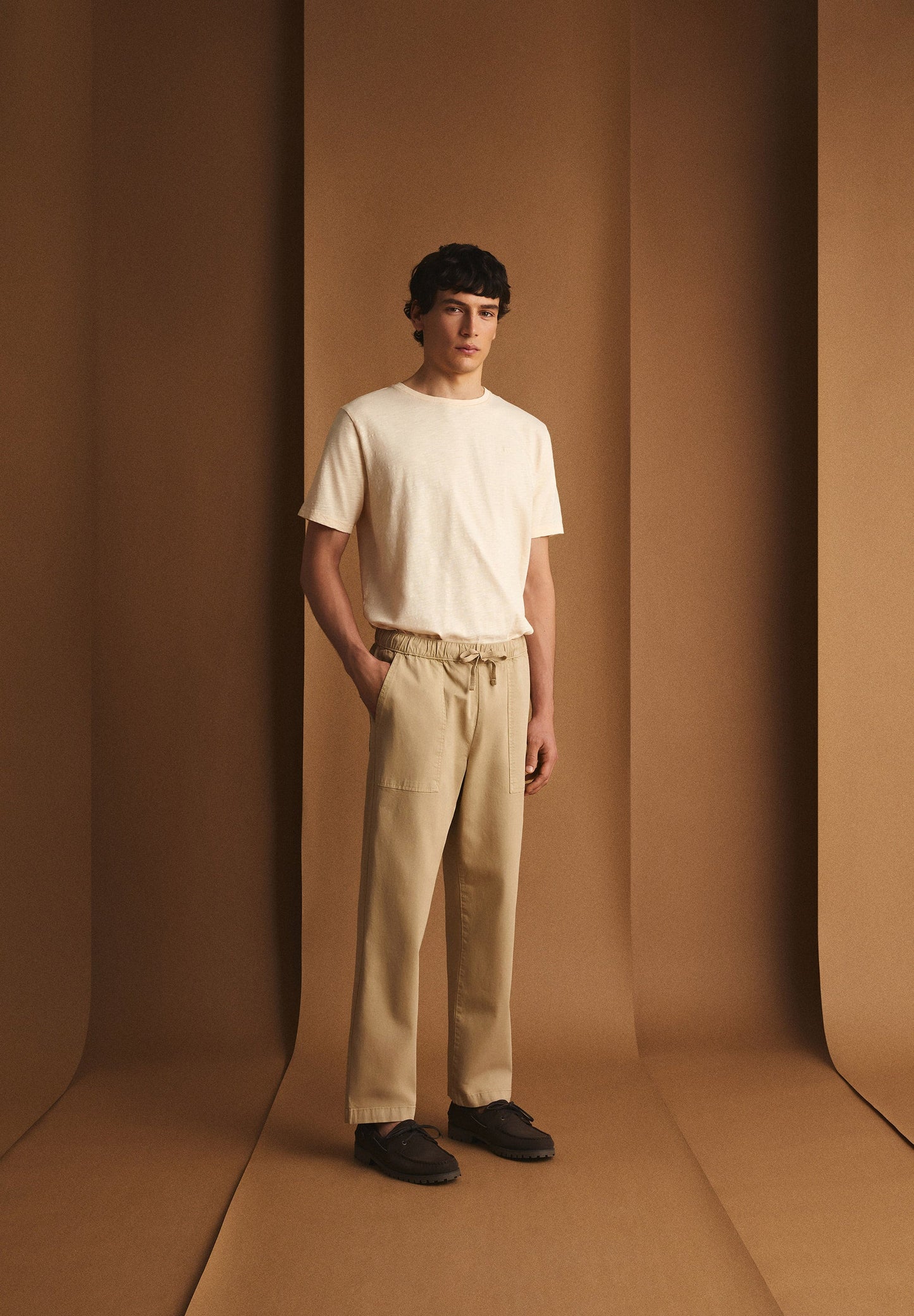 RELAXED FIT TROUSERS WITH ELASTICATED WAISTBAND