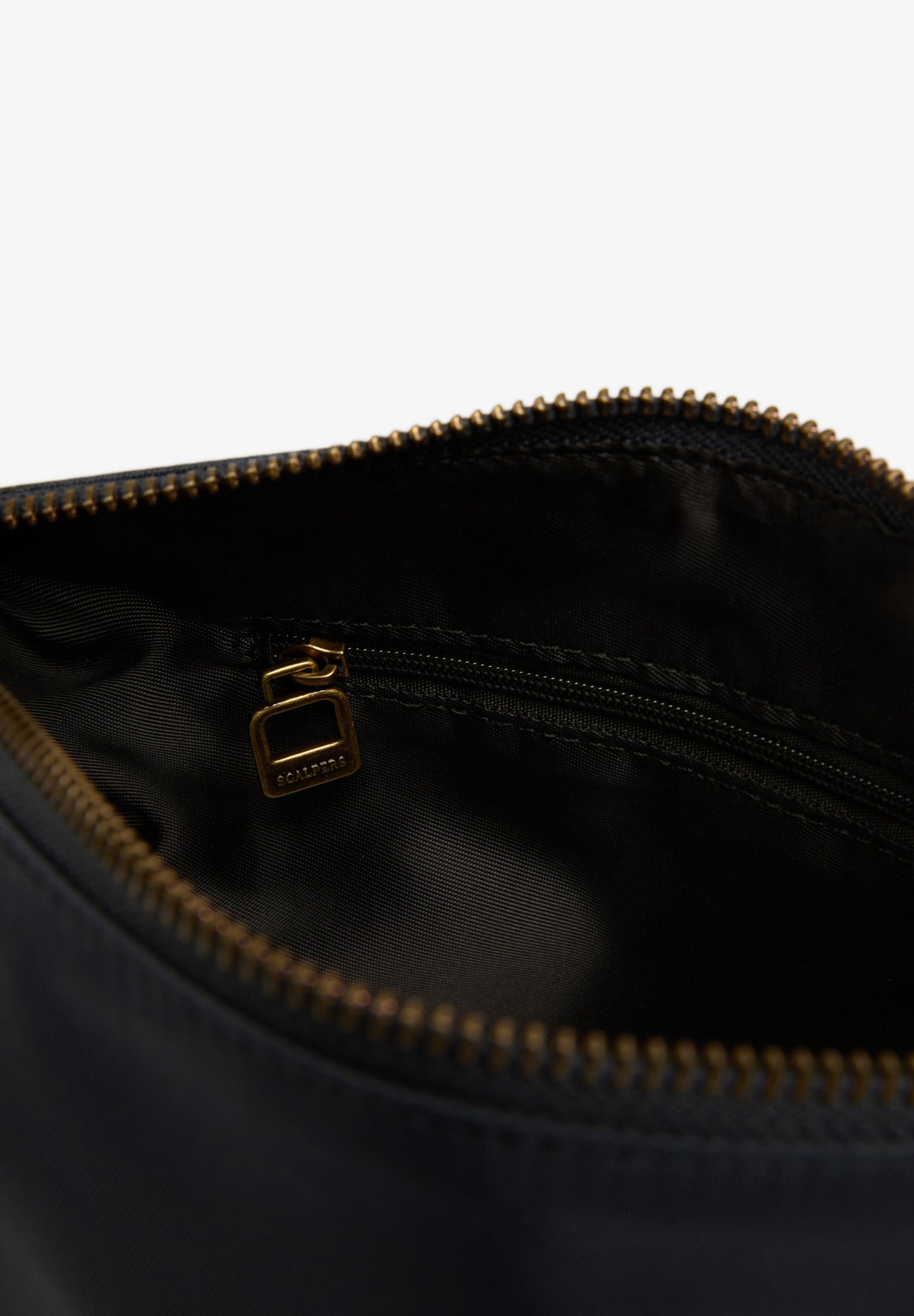 TOILETRY BAG WITH LEATHER DETAIL