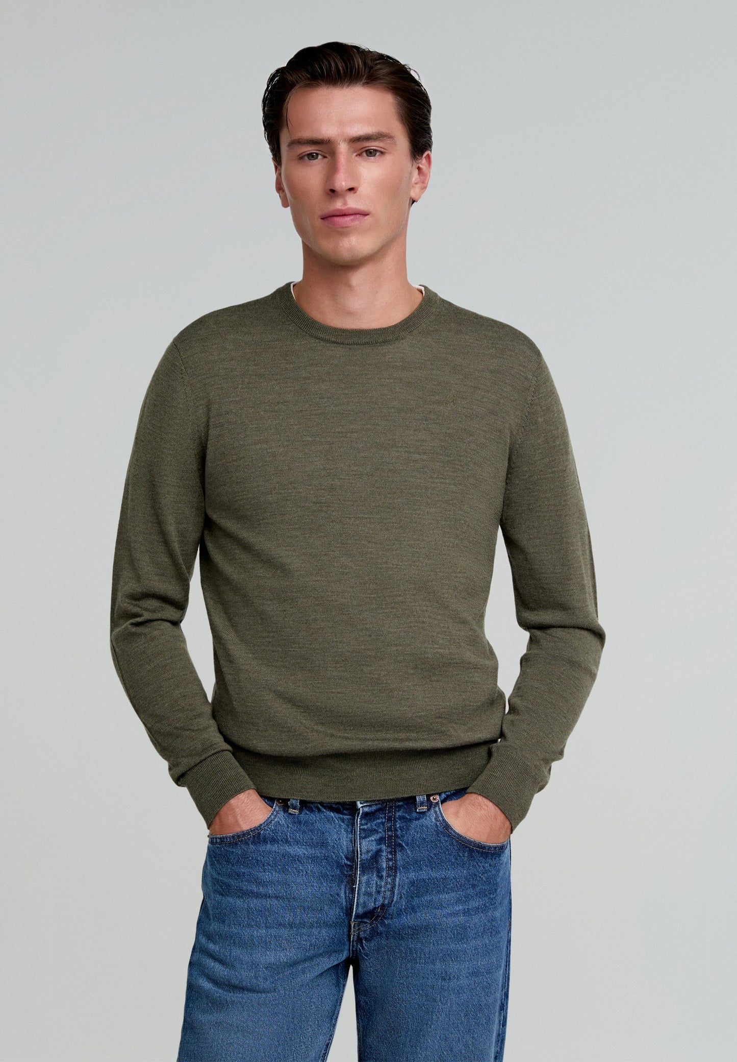 WOOL ROUND NECK SWEATER