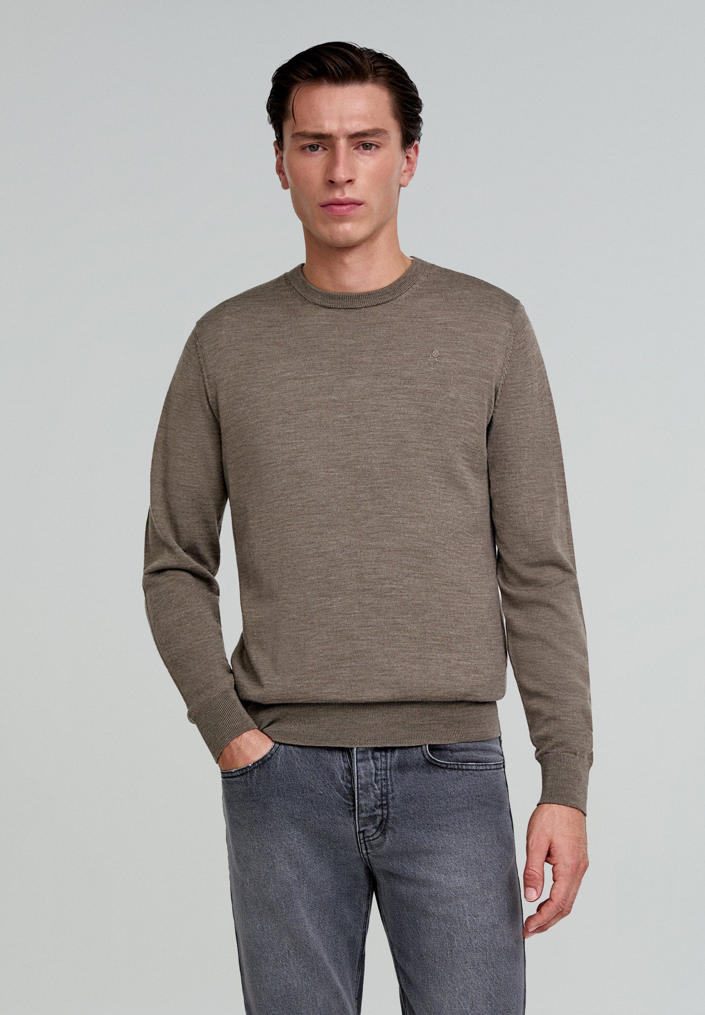 WOOL ROUND NECK SWEATER