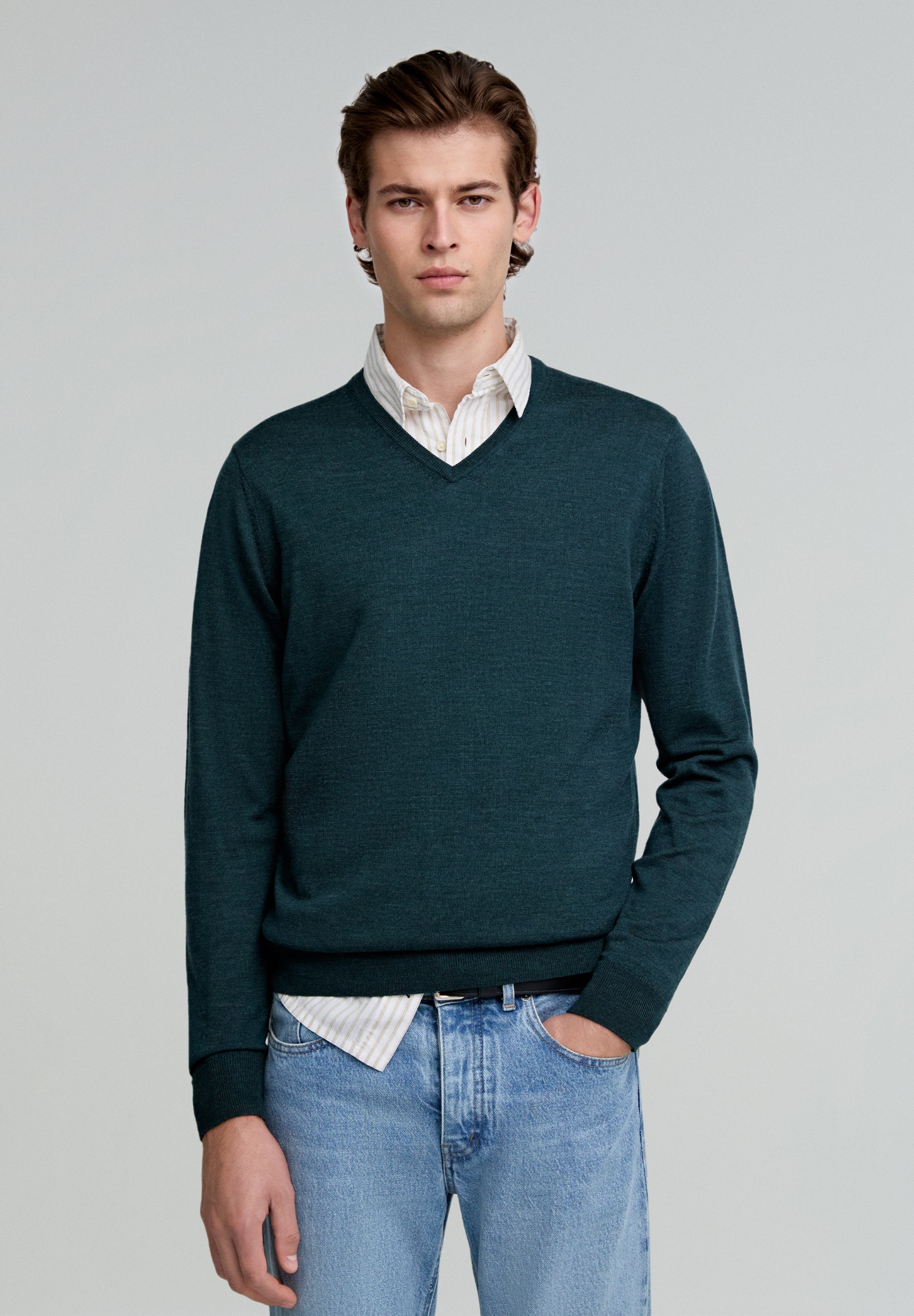 V-NECK WOOL SWEATER