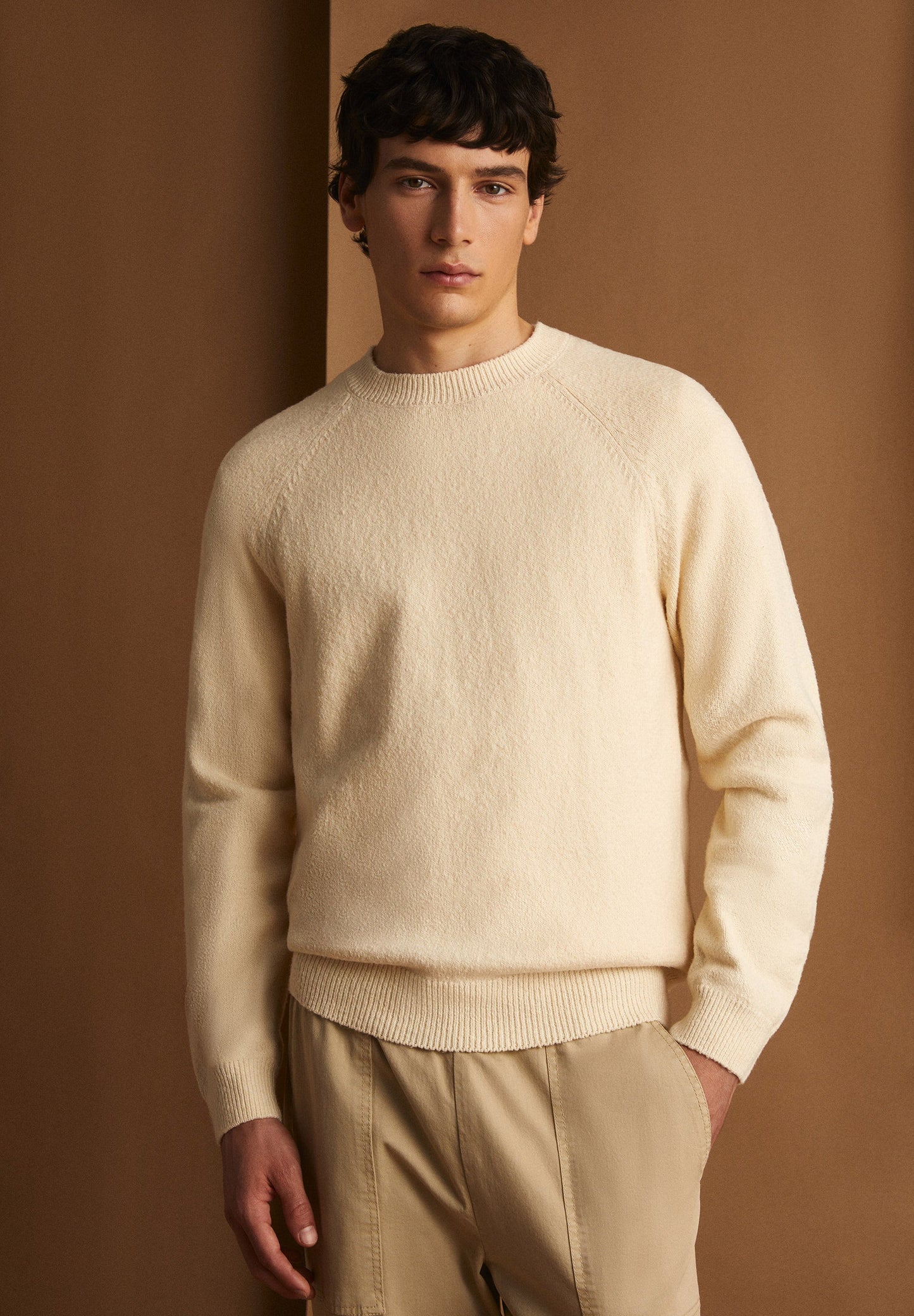 ROUND NECK SWEATER