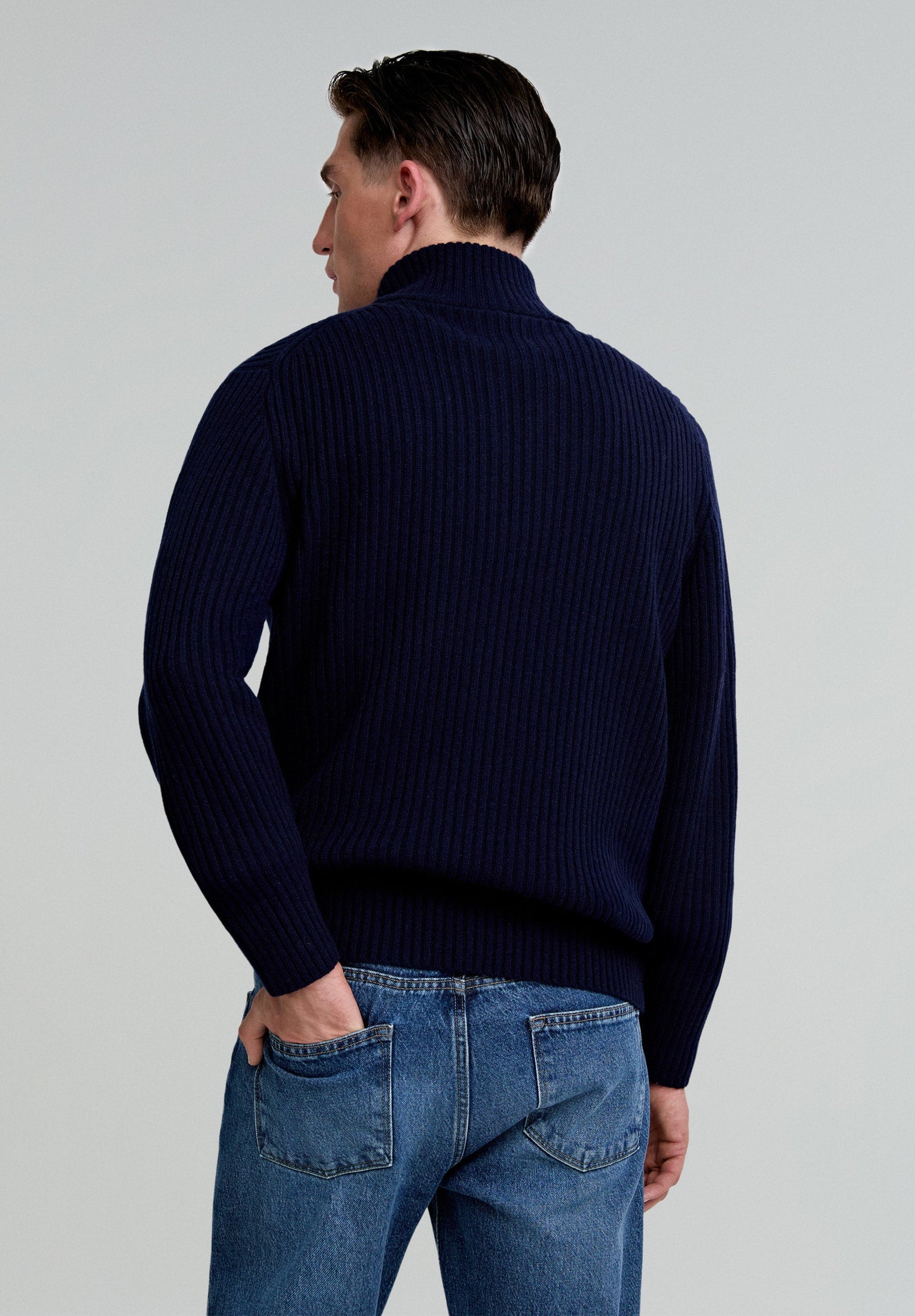 PREMIUM RIBBED SWEATER WITH ZIP