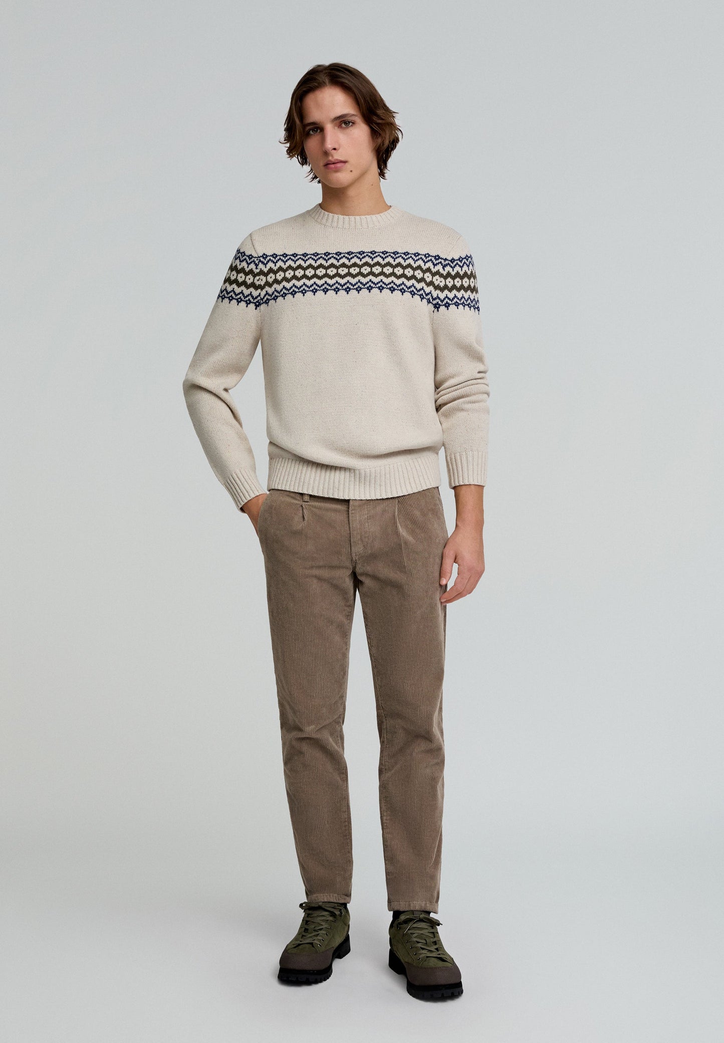 SWEATER WITH WINTER MOTIFS