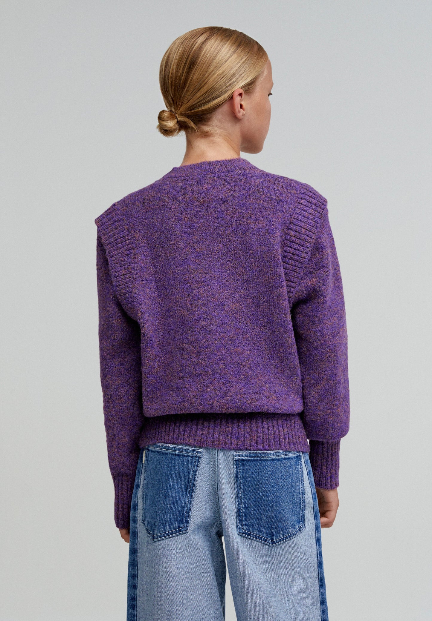 SWEATER WITH DETAIL ON SHOULDERS