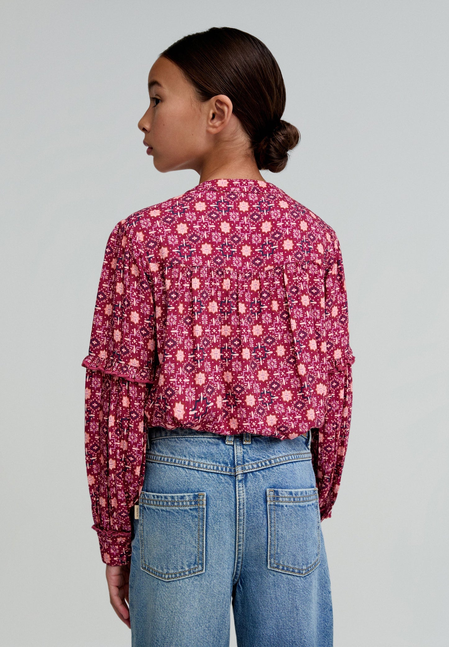 PRINTED BLOUSE WITH RUFFLE ON THE SLEEVE