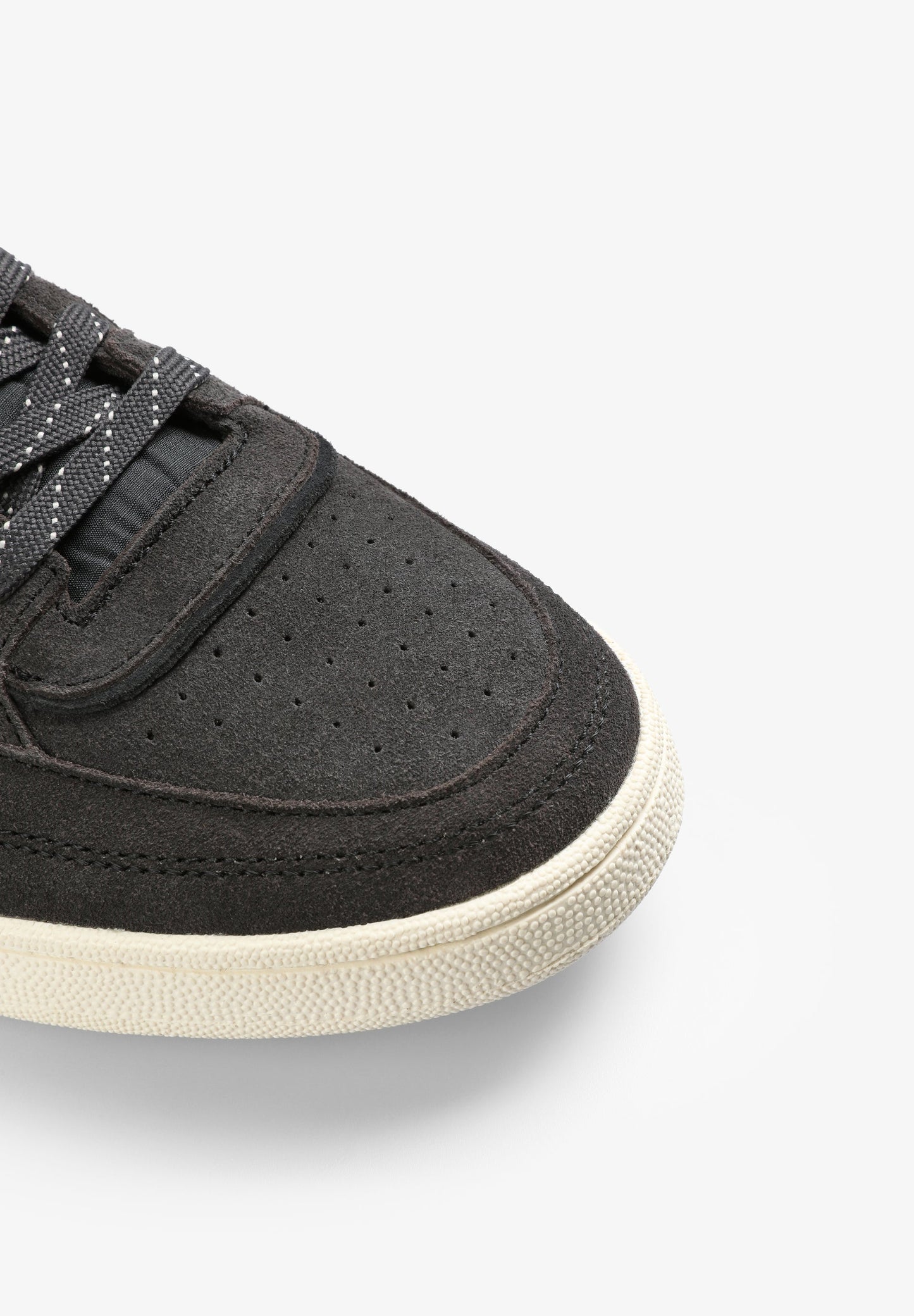 SPLIT SUEDE LOW-TOP SNEAKERS WITH SKULL