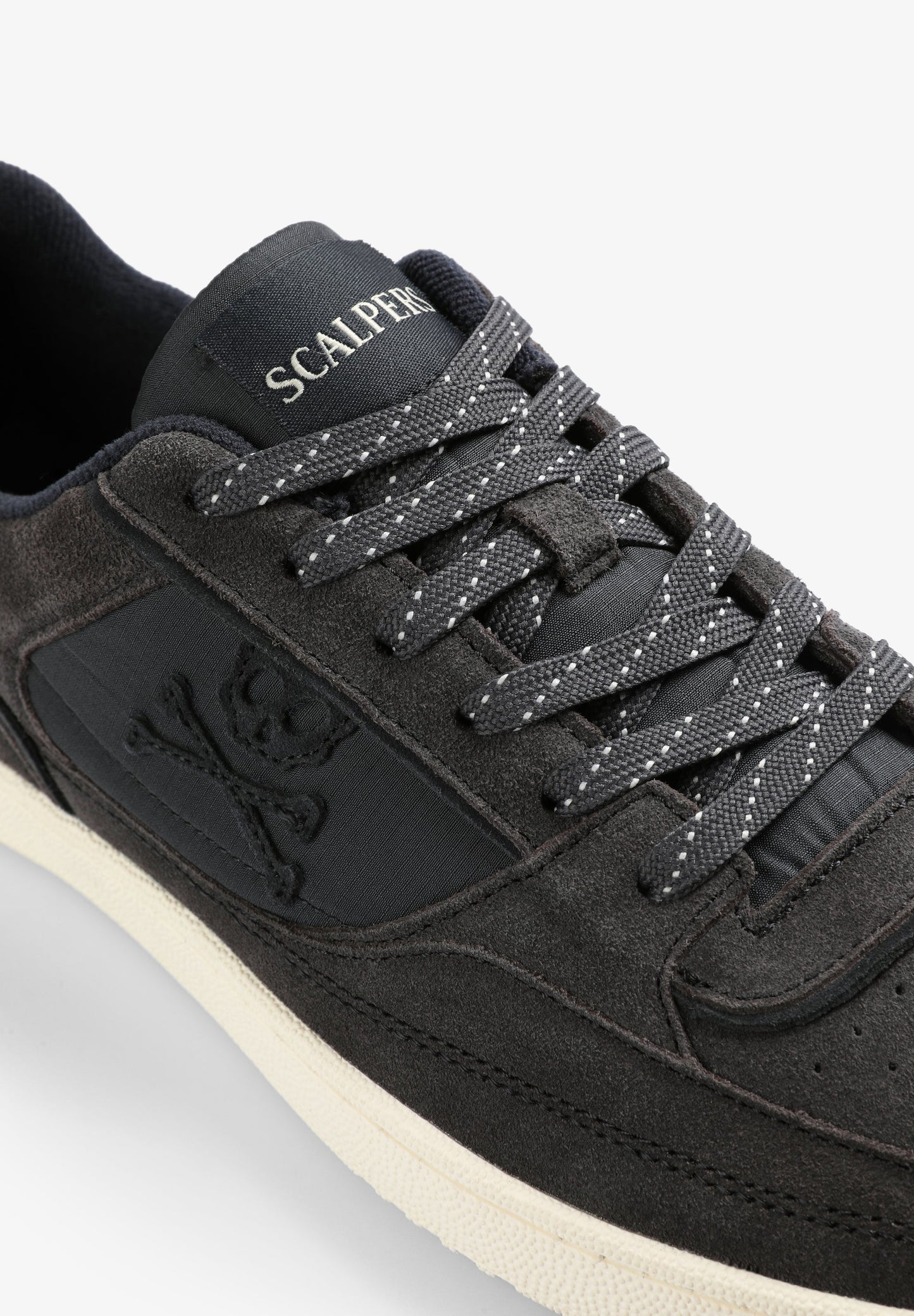 SPLIT SUEDE LOW-TOP SNEAKERS WITH SKULL