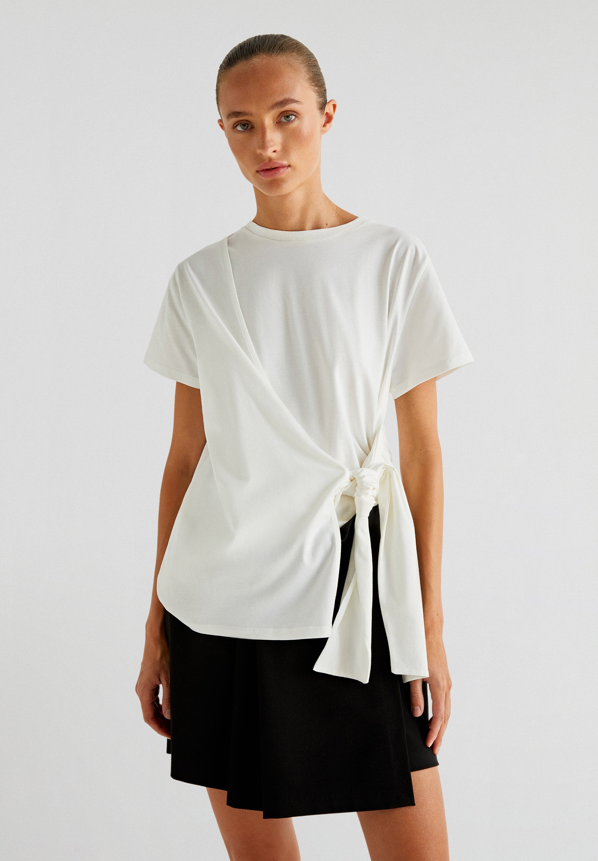 SIDE KNOT T-SHIRT