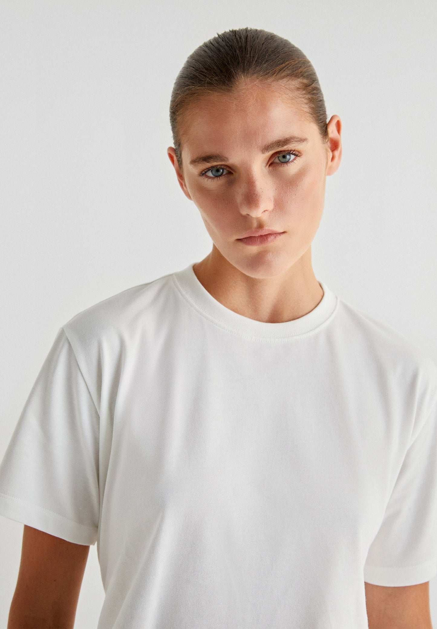 BACK KNOT TEE