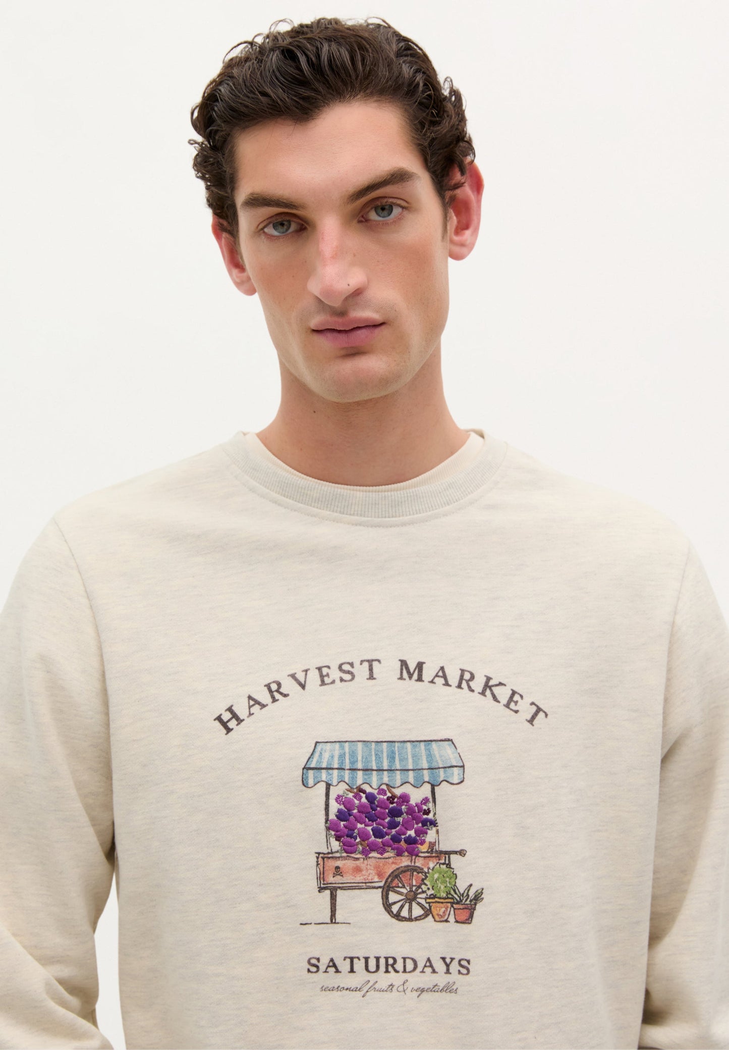 SWEATSHIRT WITH EMBROIDERED MOTIFS
