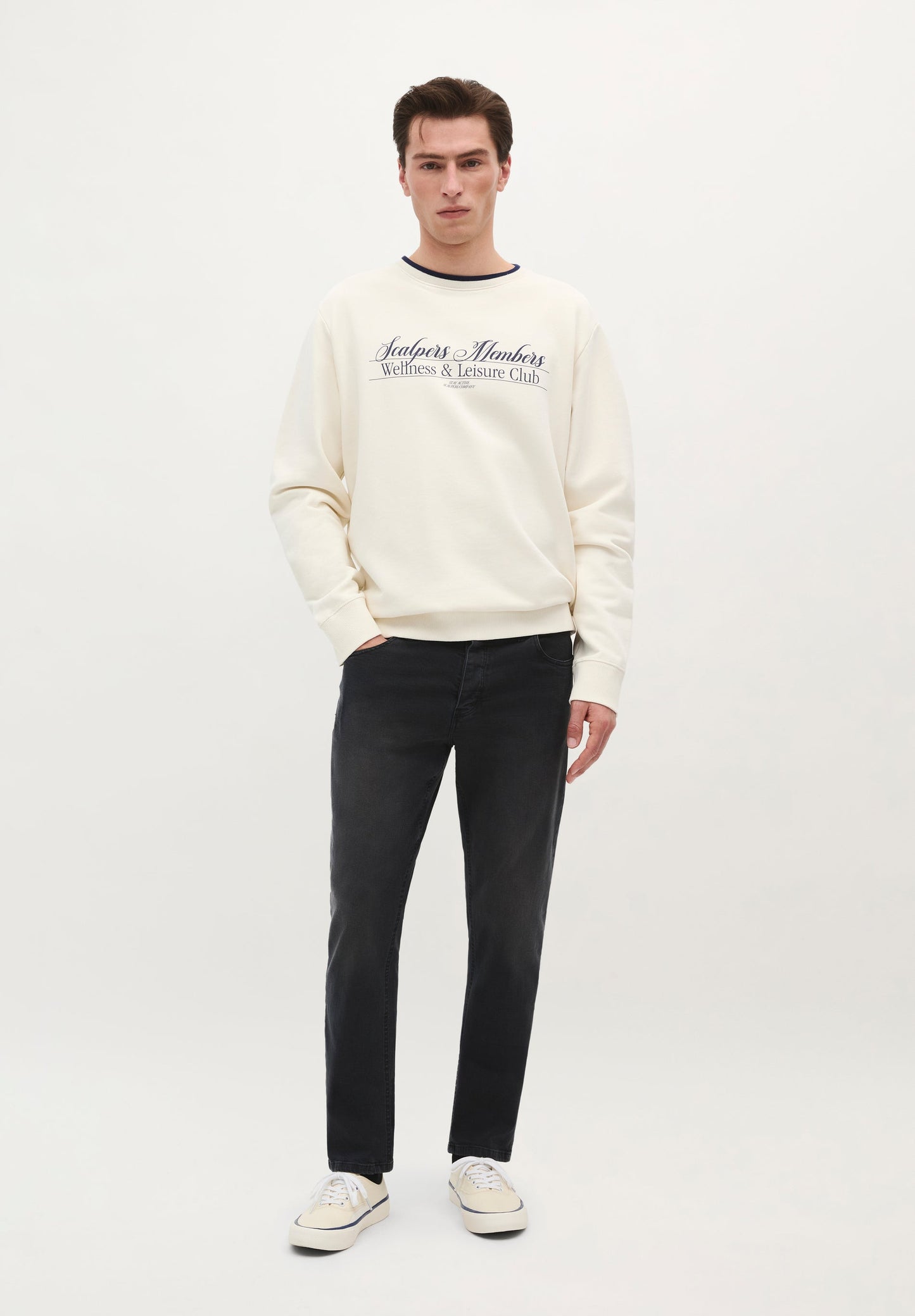 CONTRAST NECK SWEATSHIRT