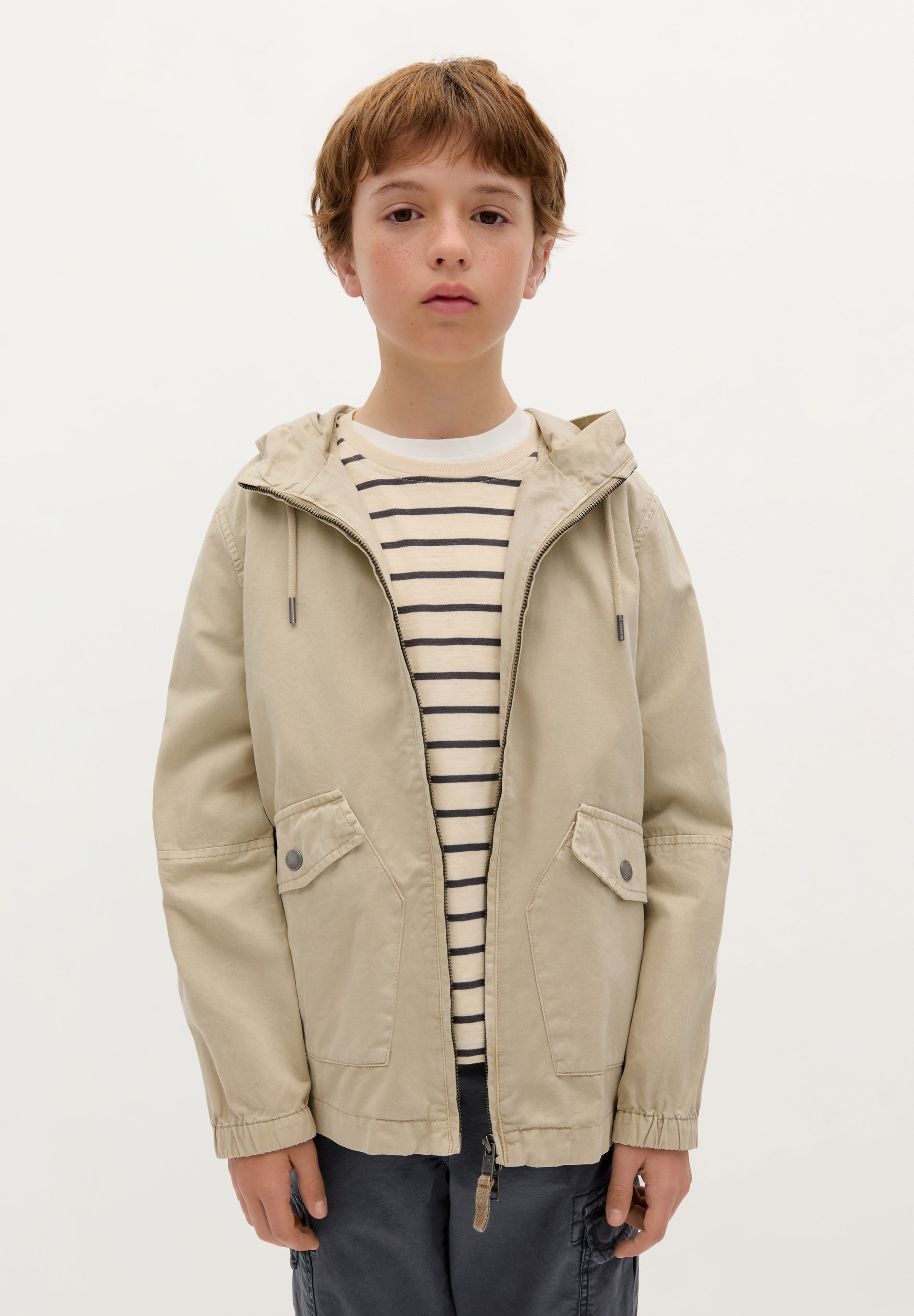 LIGHTWEIGHT HOODED PARKA