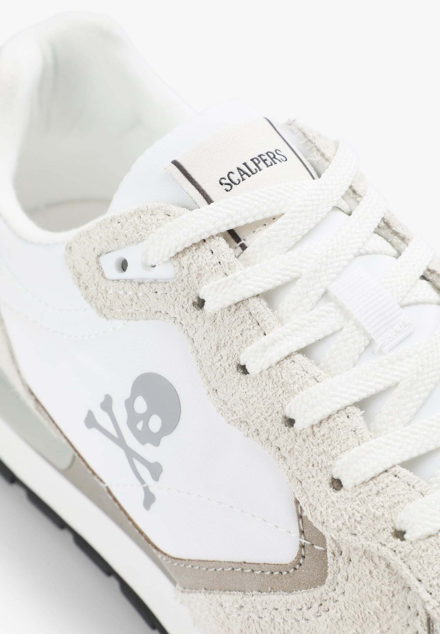 RETRO SKULL SNEAKERS