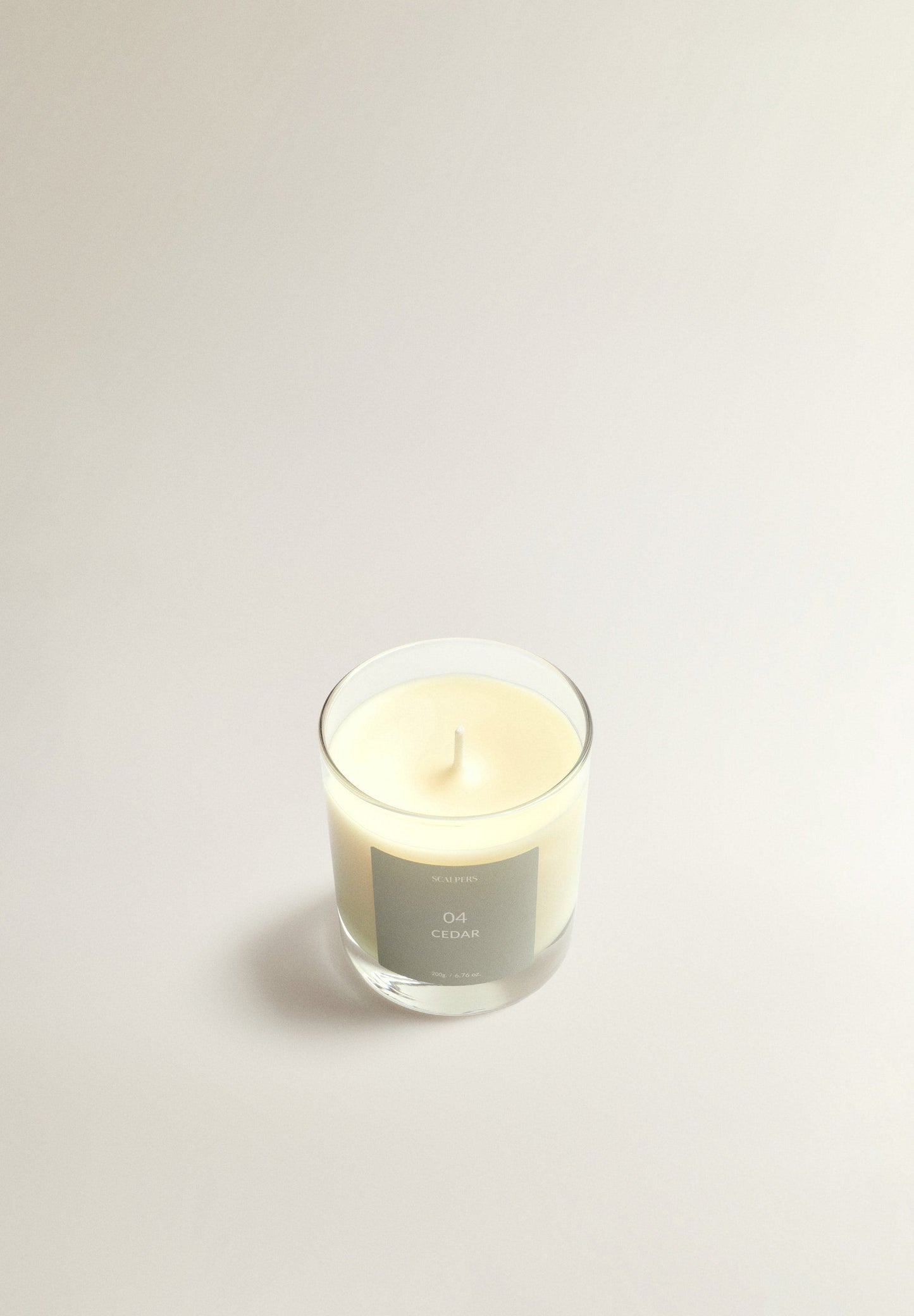 04 CEDAR 220G SCENTED CANDLE