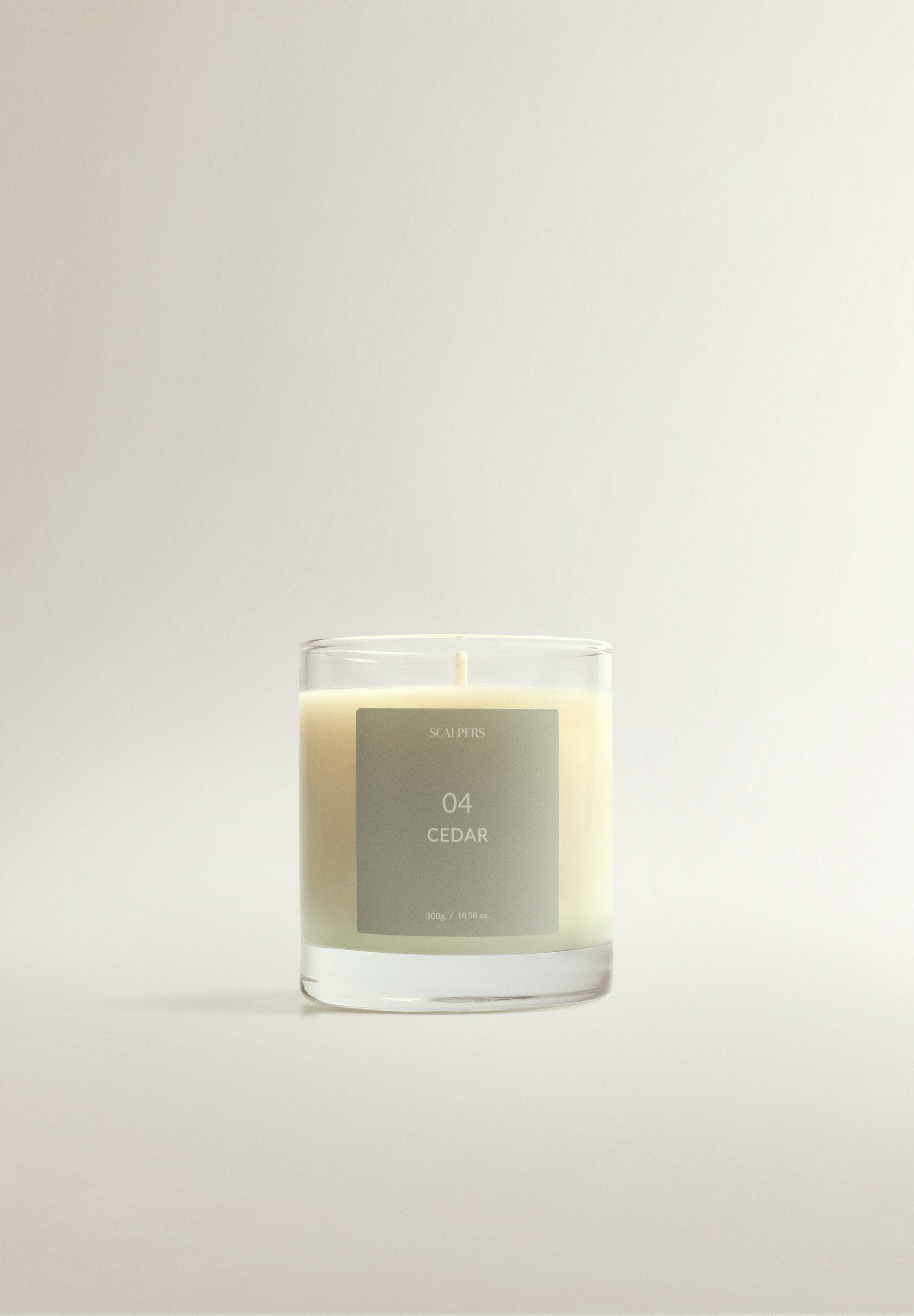 04 CEDAR 300G SCENTED CANDLE